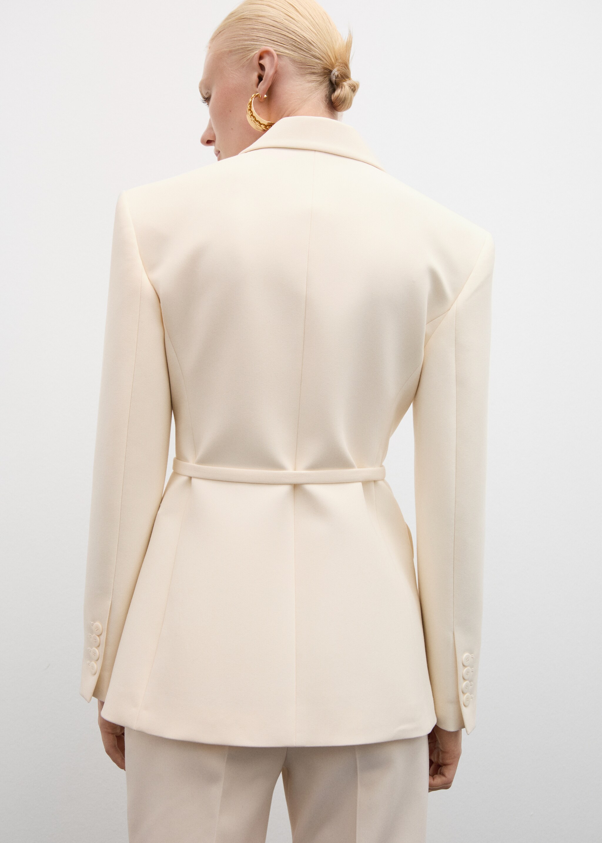 Blazer traje cinturón - Reverso del artículo