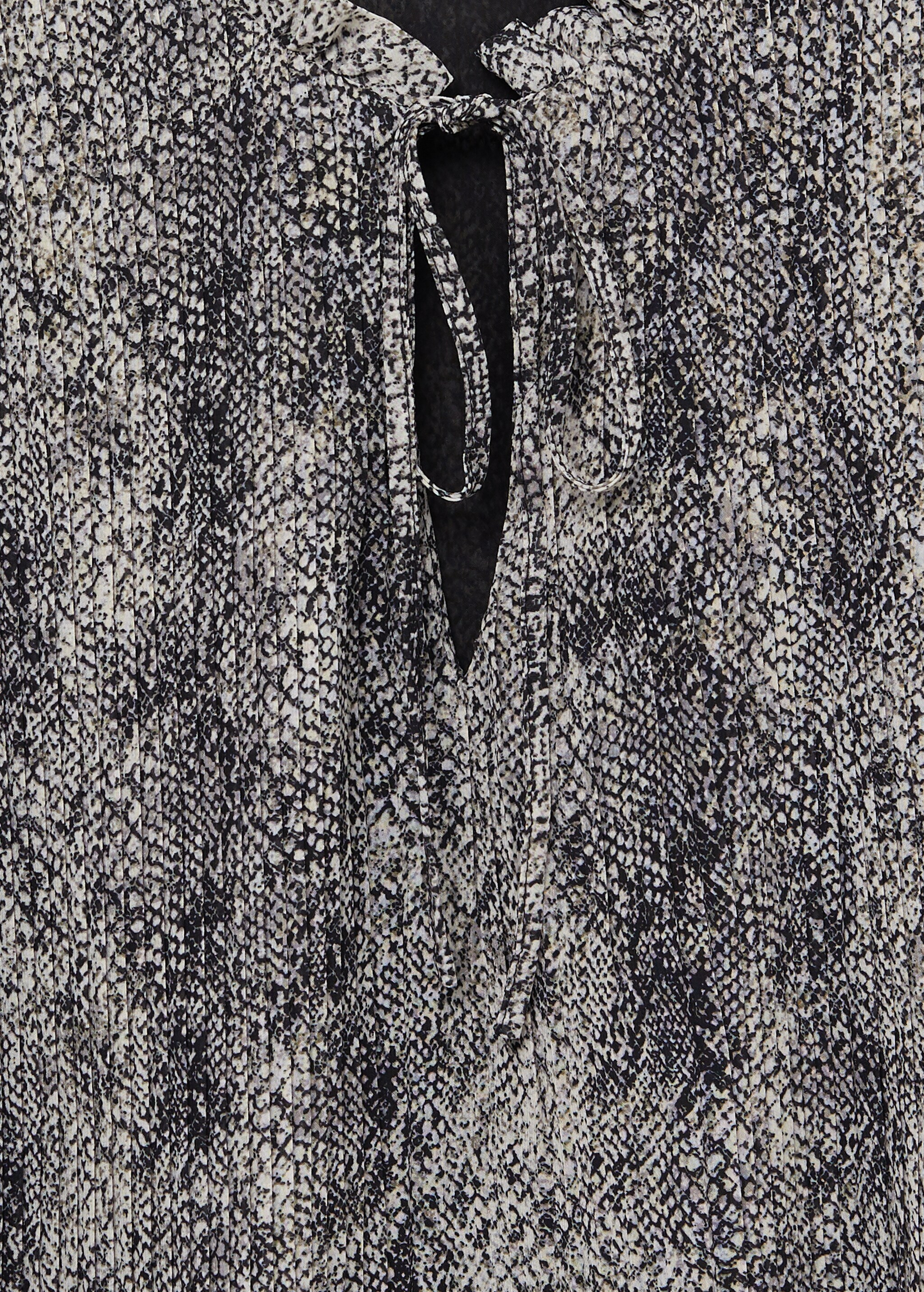 Blusa plisada estampada - Detalle del artículo 8