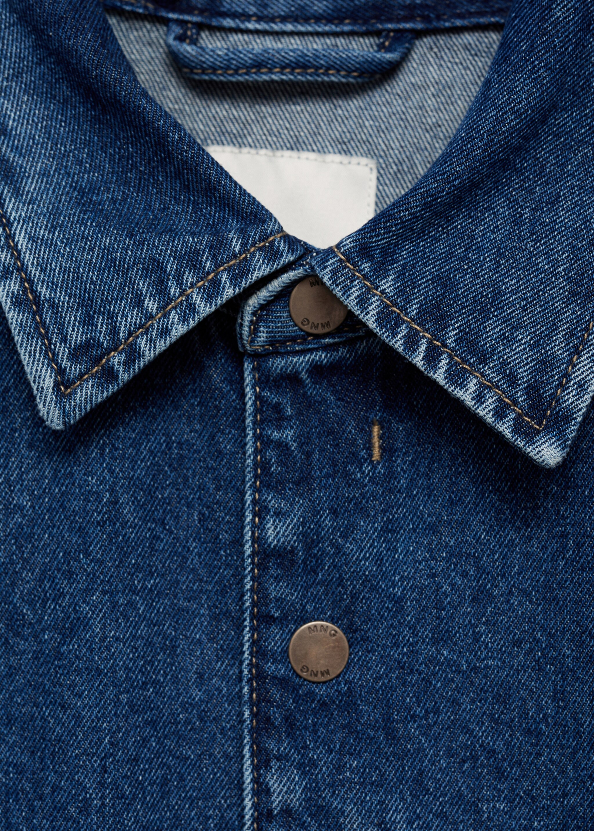 Denim overjasje met zak - Detail van het artikel 8, Middenblauw. Ref: 77084439-00.