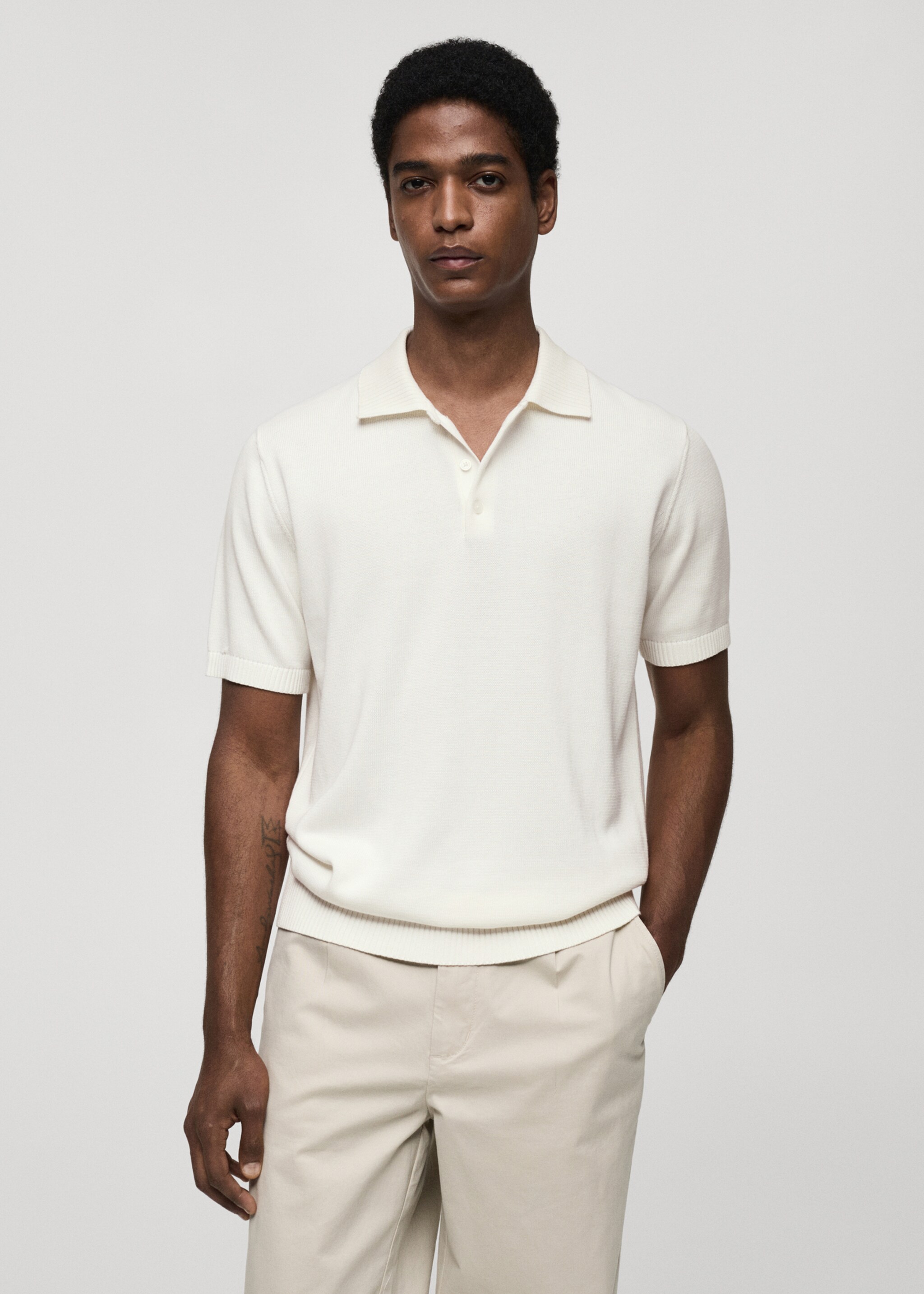 Feinstrick-Poloshirt aus Baumwolle - Mittlere Ansicht, Cremeweiß. Ref: 77084443-00.