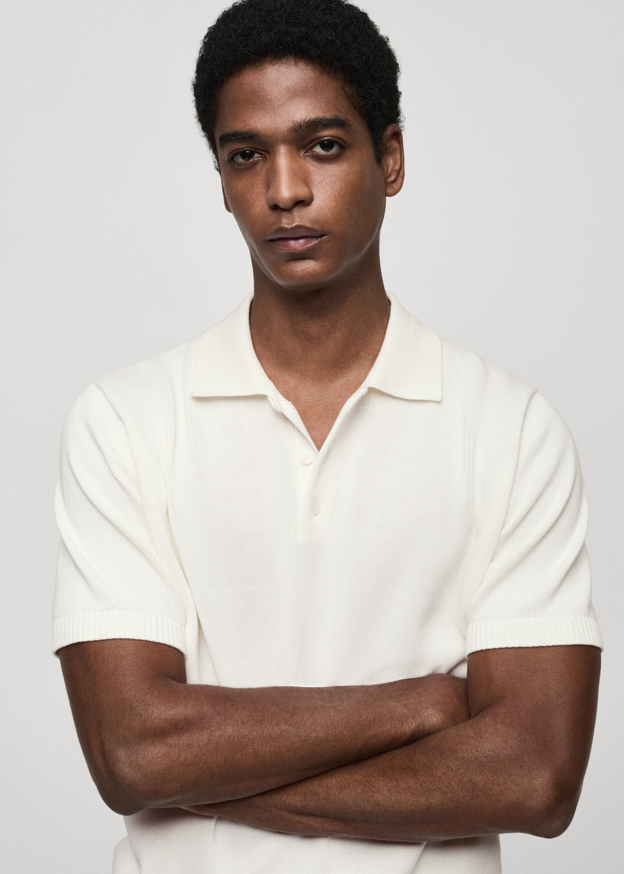 Feinstrick-Poloshirt aus Baumwolle - Detail des Artikels 1, Cremeweiß. Ref: 77084443-00.