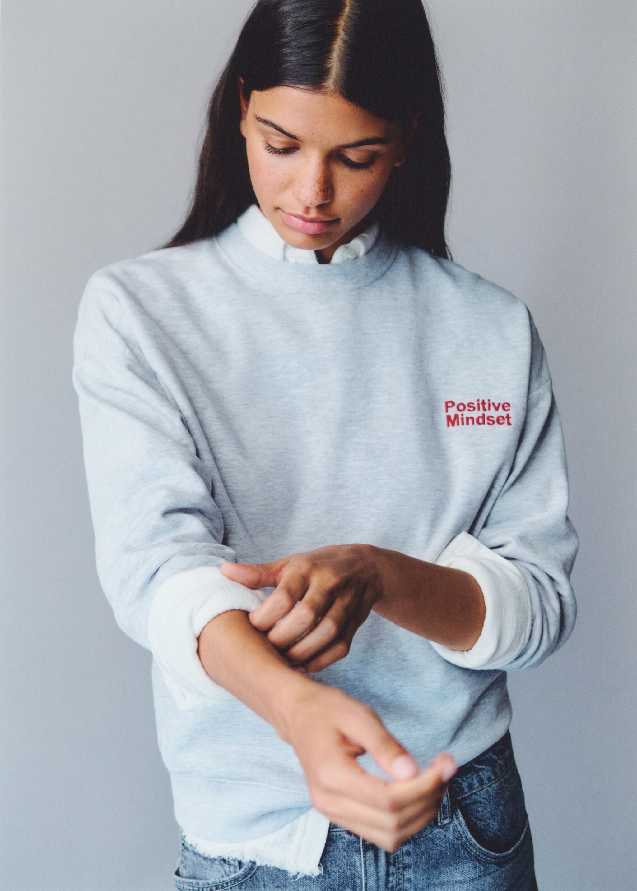 Embroidered detail cotton sweatshirt - Details of the article 5, Light Heather Grey. Ref: 77084447-00.