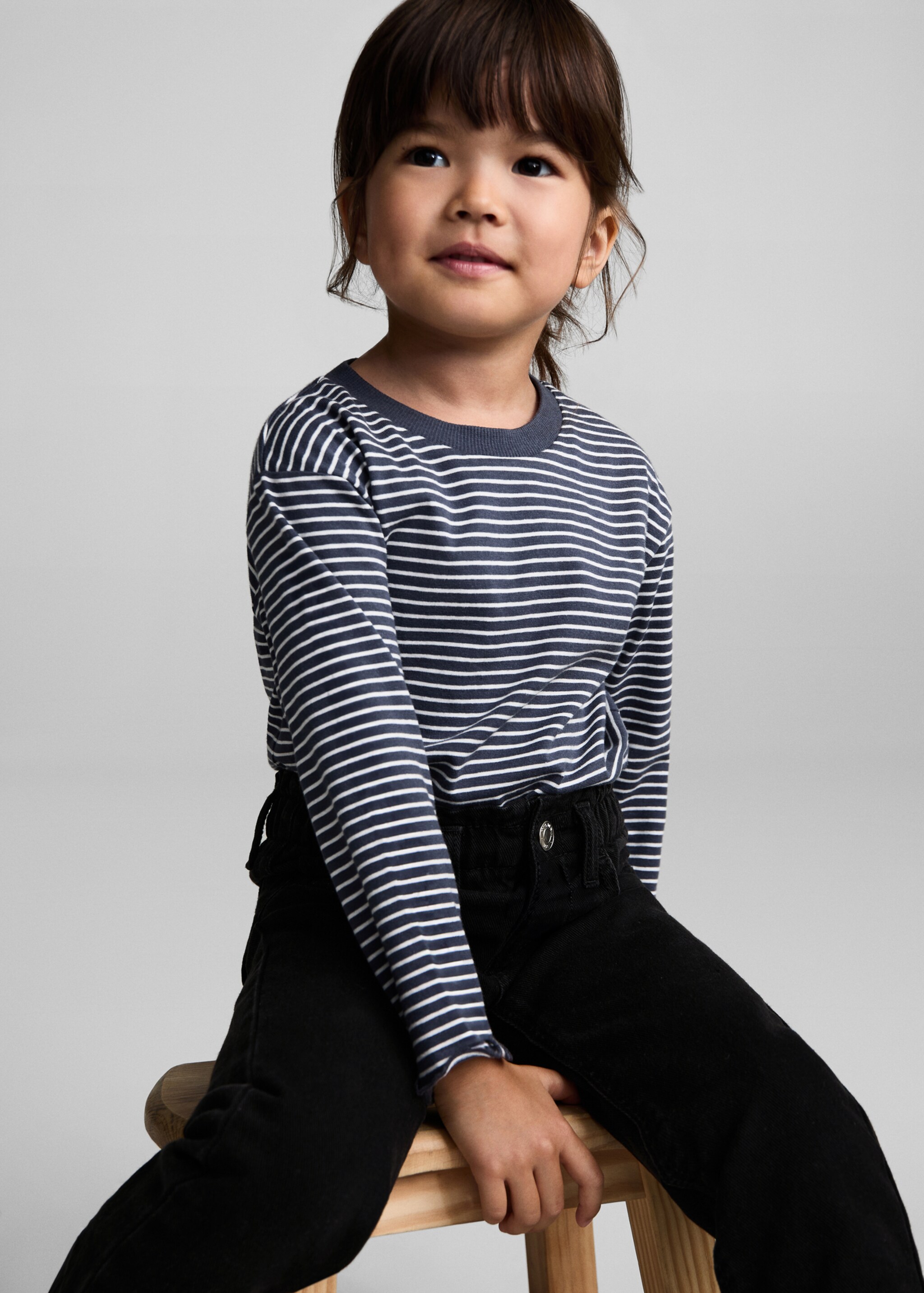 Paperbag-Jeans - Detail des Artikels 1, Black denim. Ref: 77084757-00.