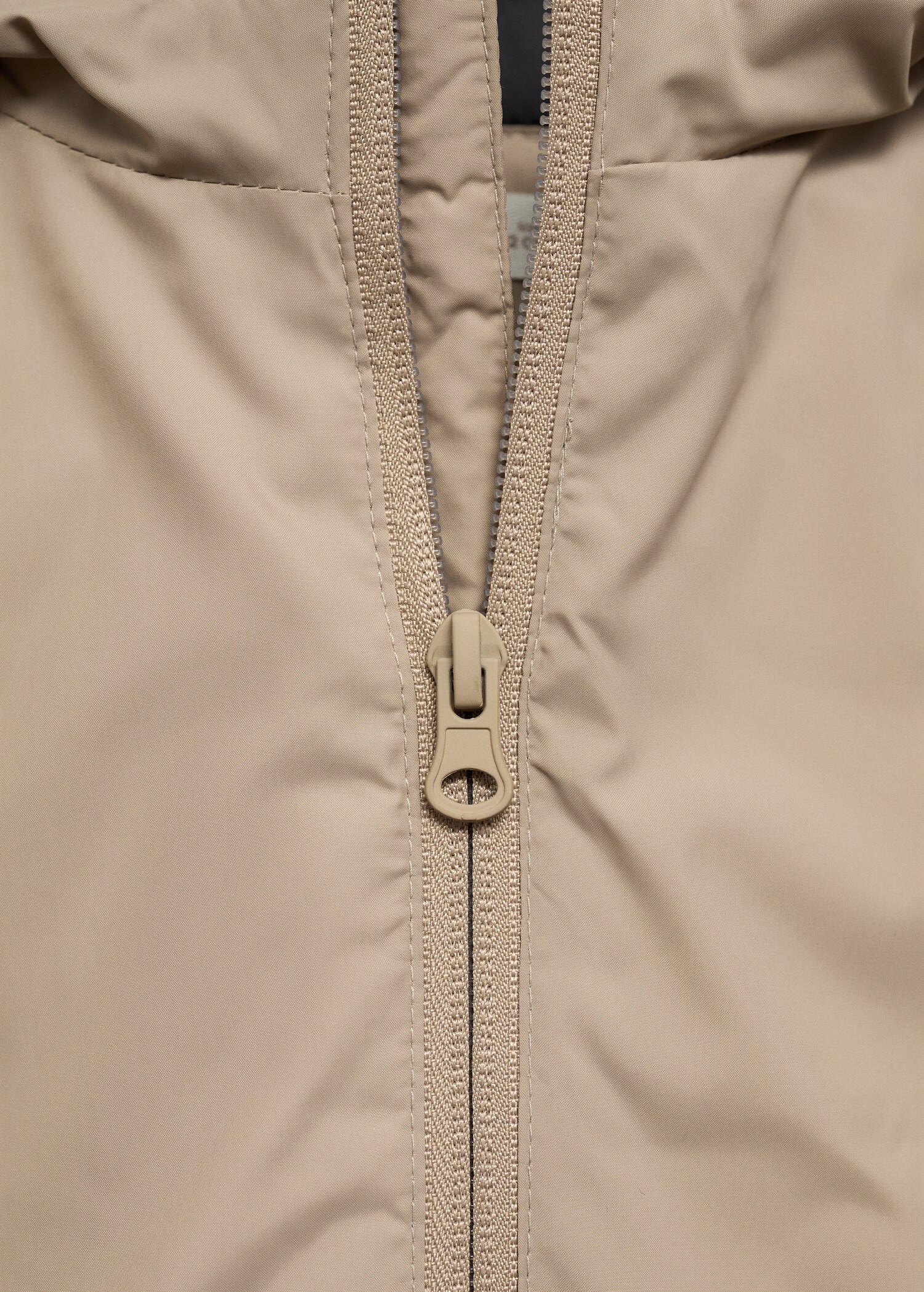 Water-repellent hood puffer coat - Details of the article 8