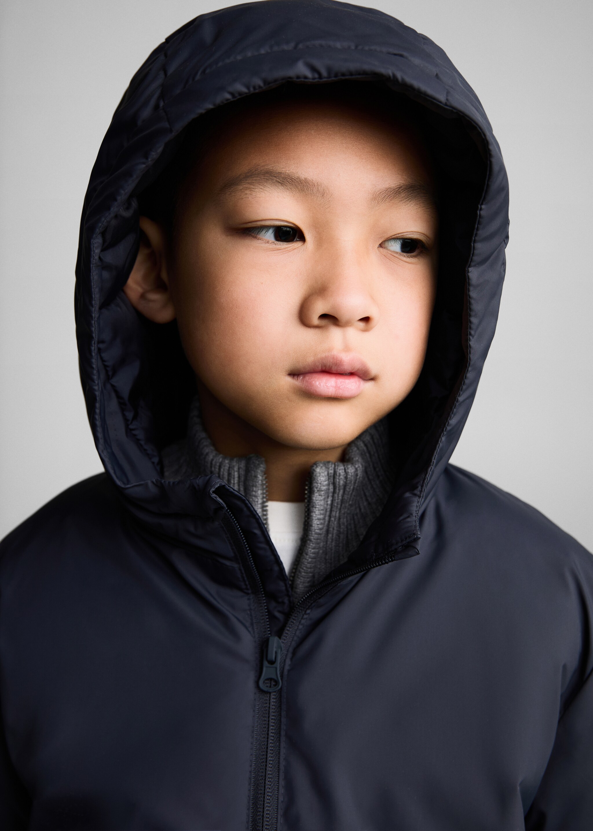Water-repellent hood puffer coat - Details of the article 4, Dark Navy. Ref: 77084758-00.