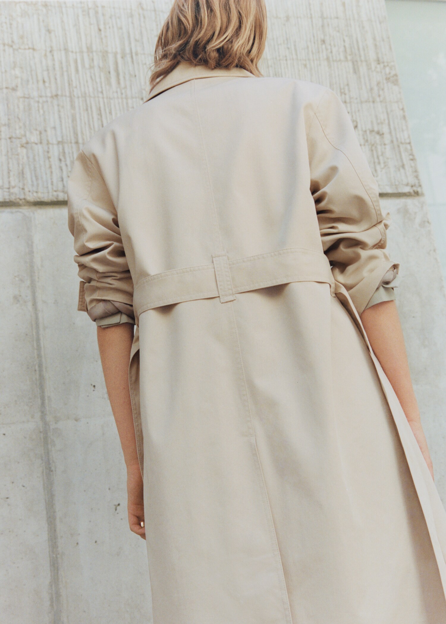 Langer zweireihiger Trenchcoat - Detail des Artikels 7