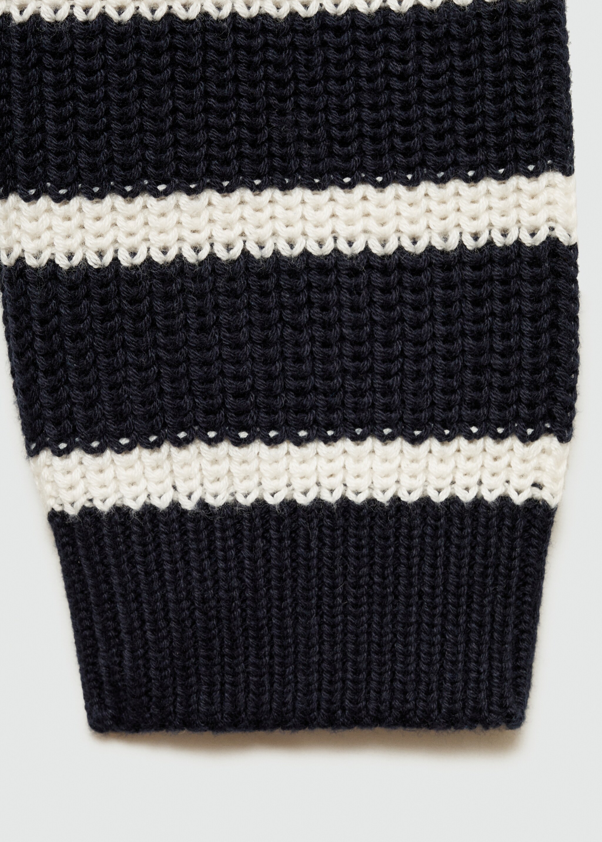 Jersei ratlles coll polo - Detall de l'article 0, Blau marí fosc. Ref: 77084771-00.
