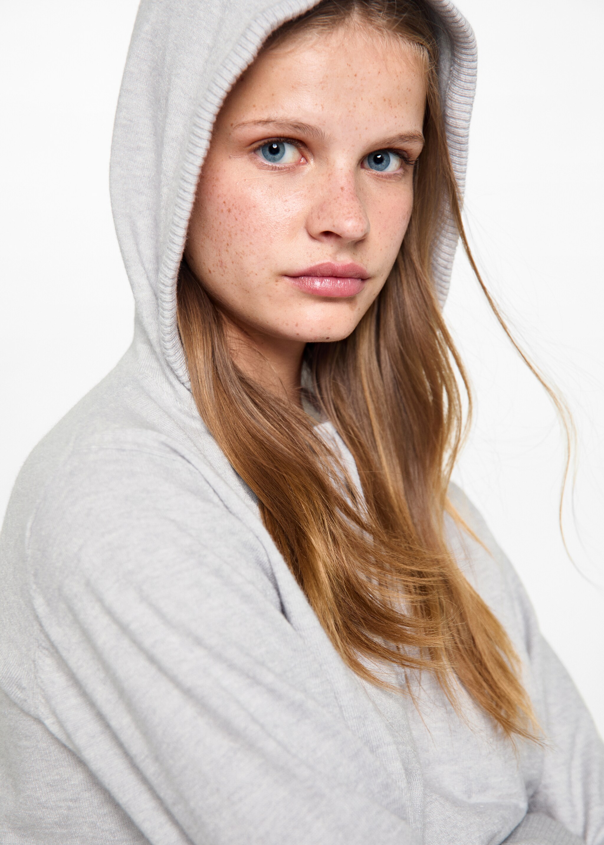 Hooded knit sweater - Details of the article 1, Grey. Ref: 77084785-00.
