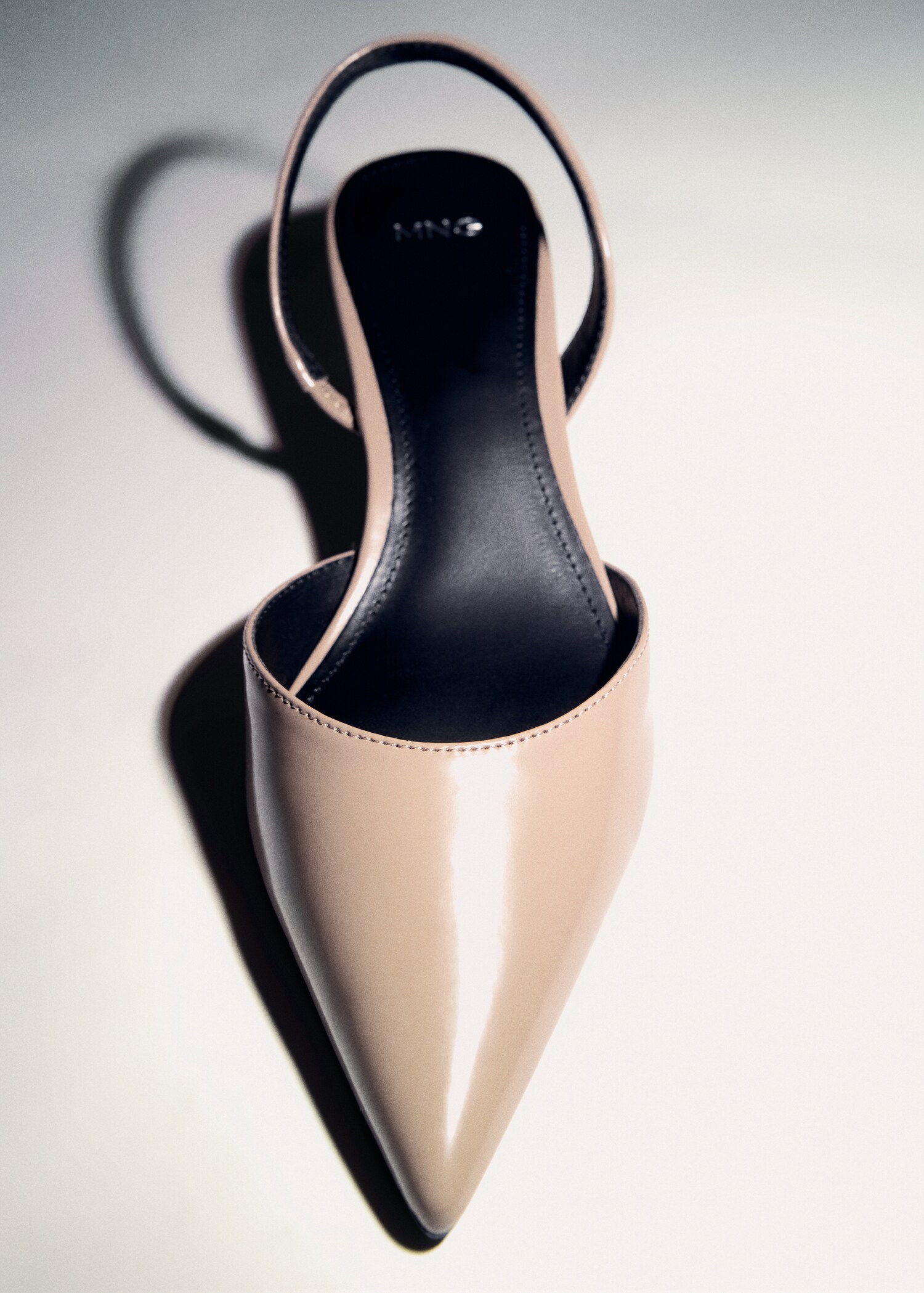 Kitten-heel pointed shoes - Details of the article 5