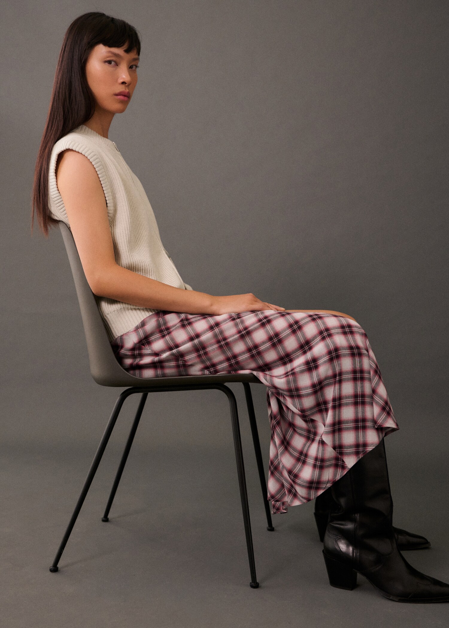Knitted gilet with zip - Medium plane