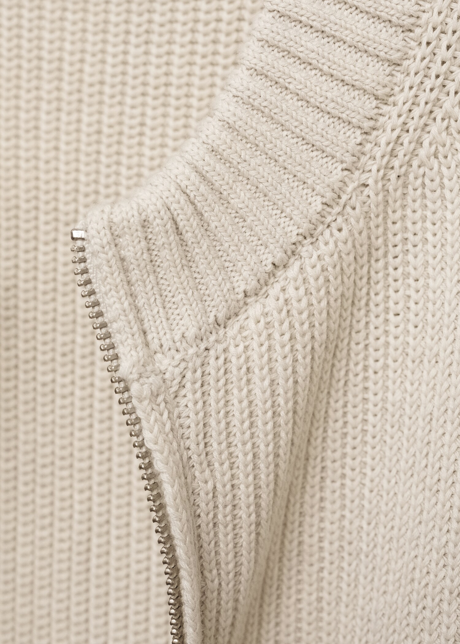 Knitted gilet with zip - Details of the article 0