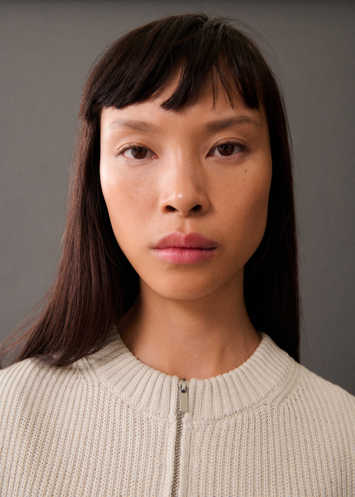 Knitted gilet with zip - Details of the article 1
