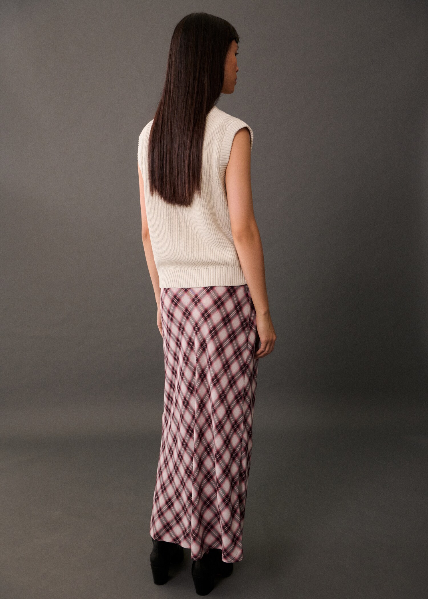 Knitted gilet with zip - Reverse of the article