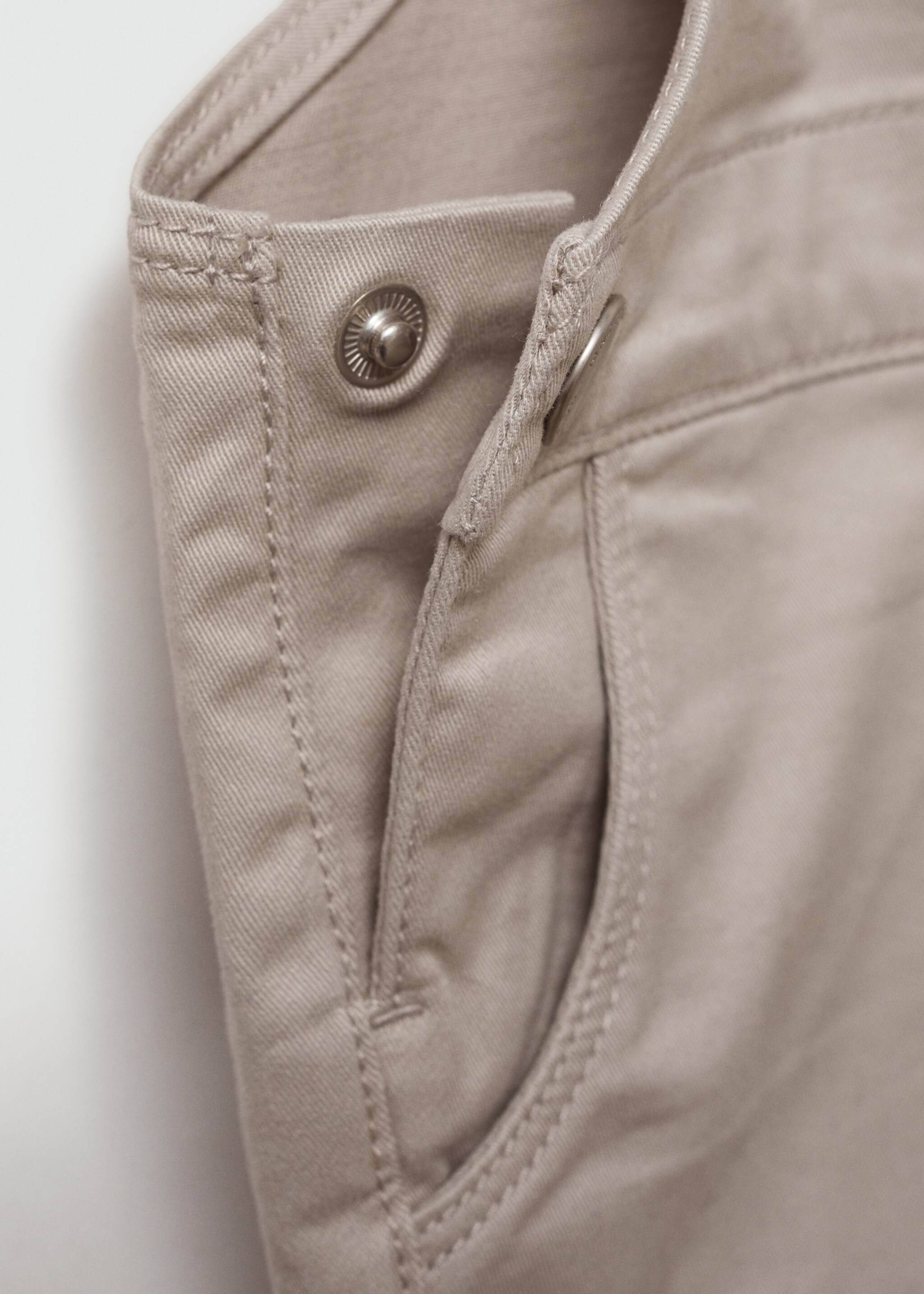 Lange Latzhose mit Taschen - Detail des Artikels 0