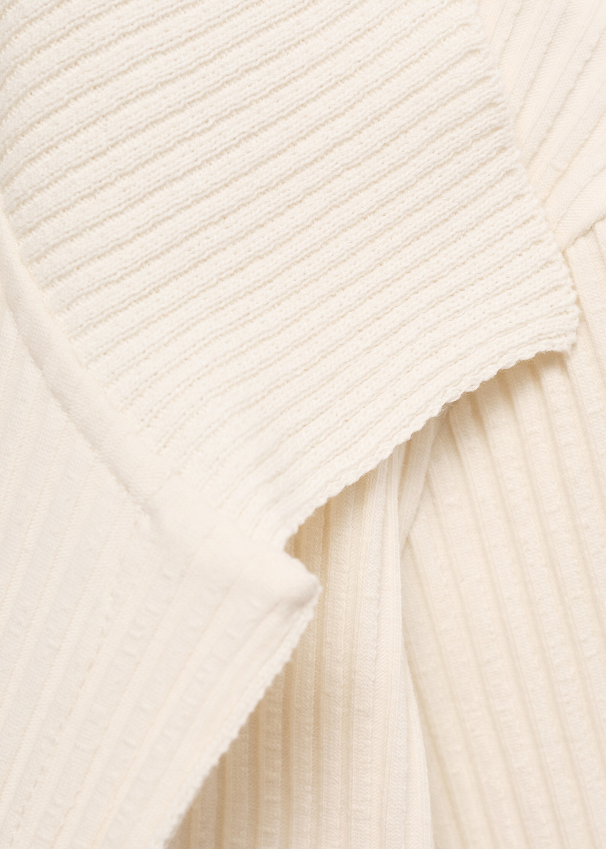 Ribbed cardigan with hooks - Details of the article 0, Ecru. Ref: 77085669-00.