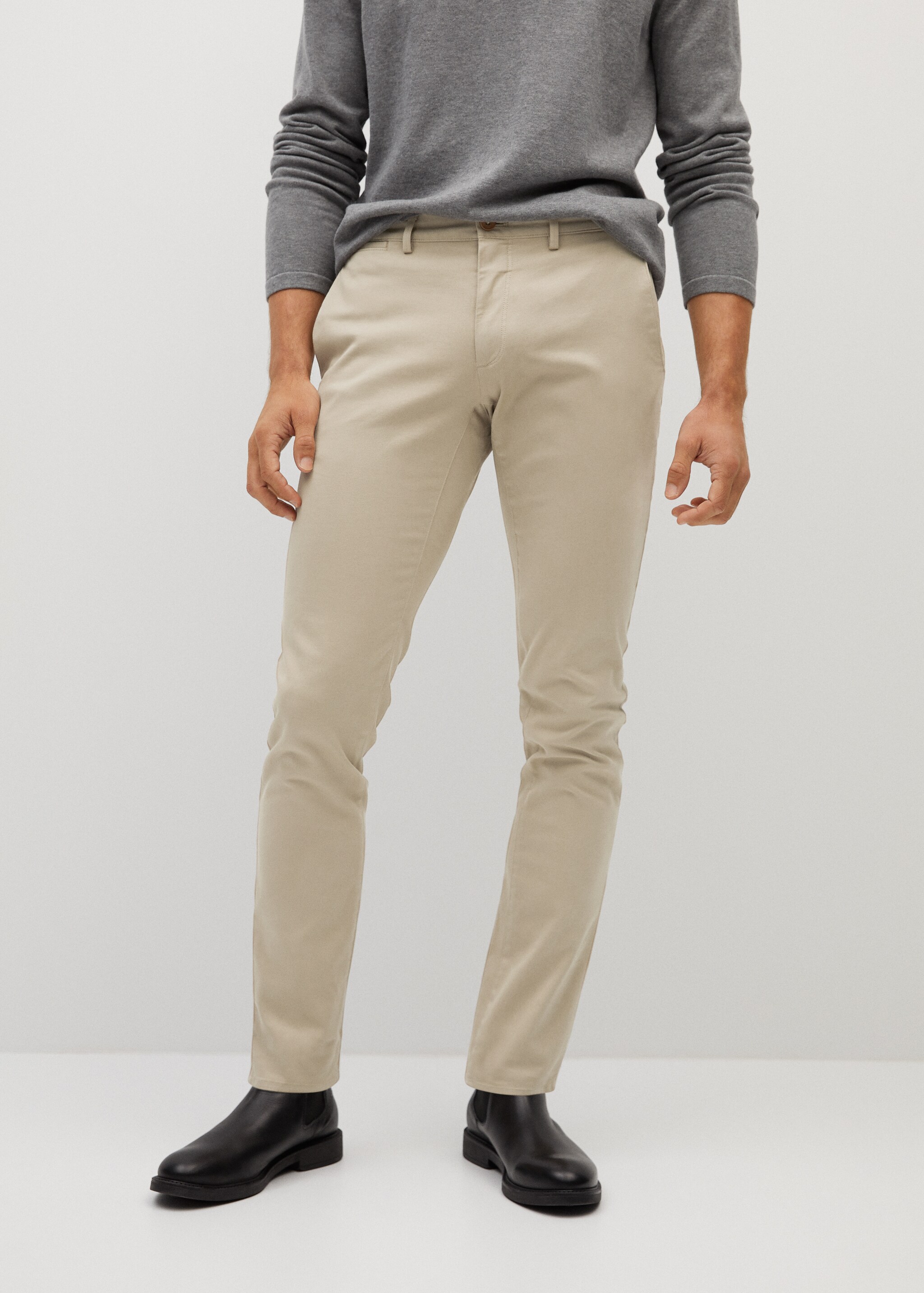 Pantalón chino slim fit premium - Plano medio