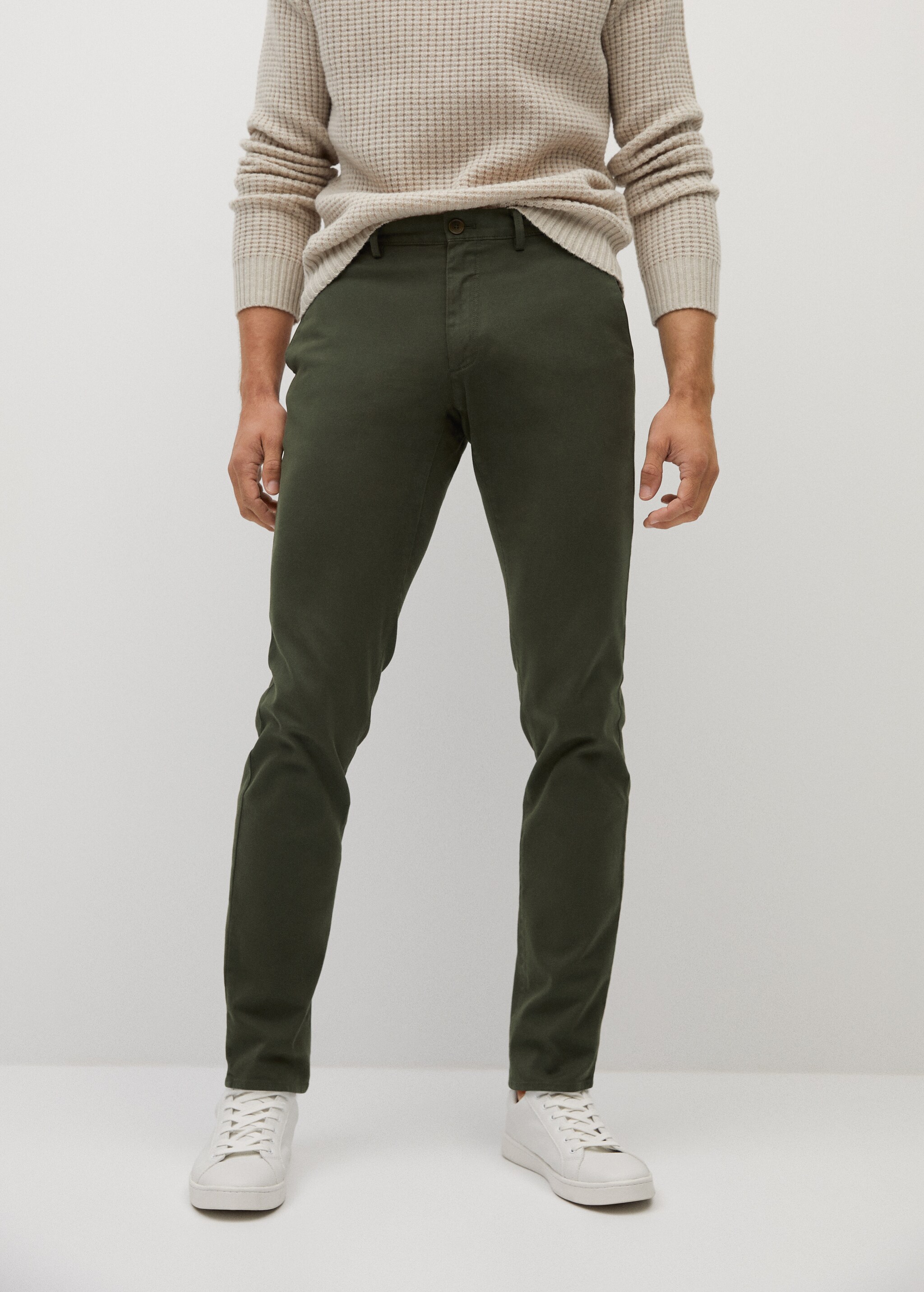 Pantalón chino slim fit premium - Plano medio