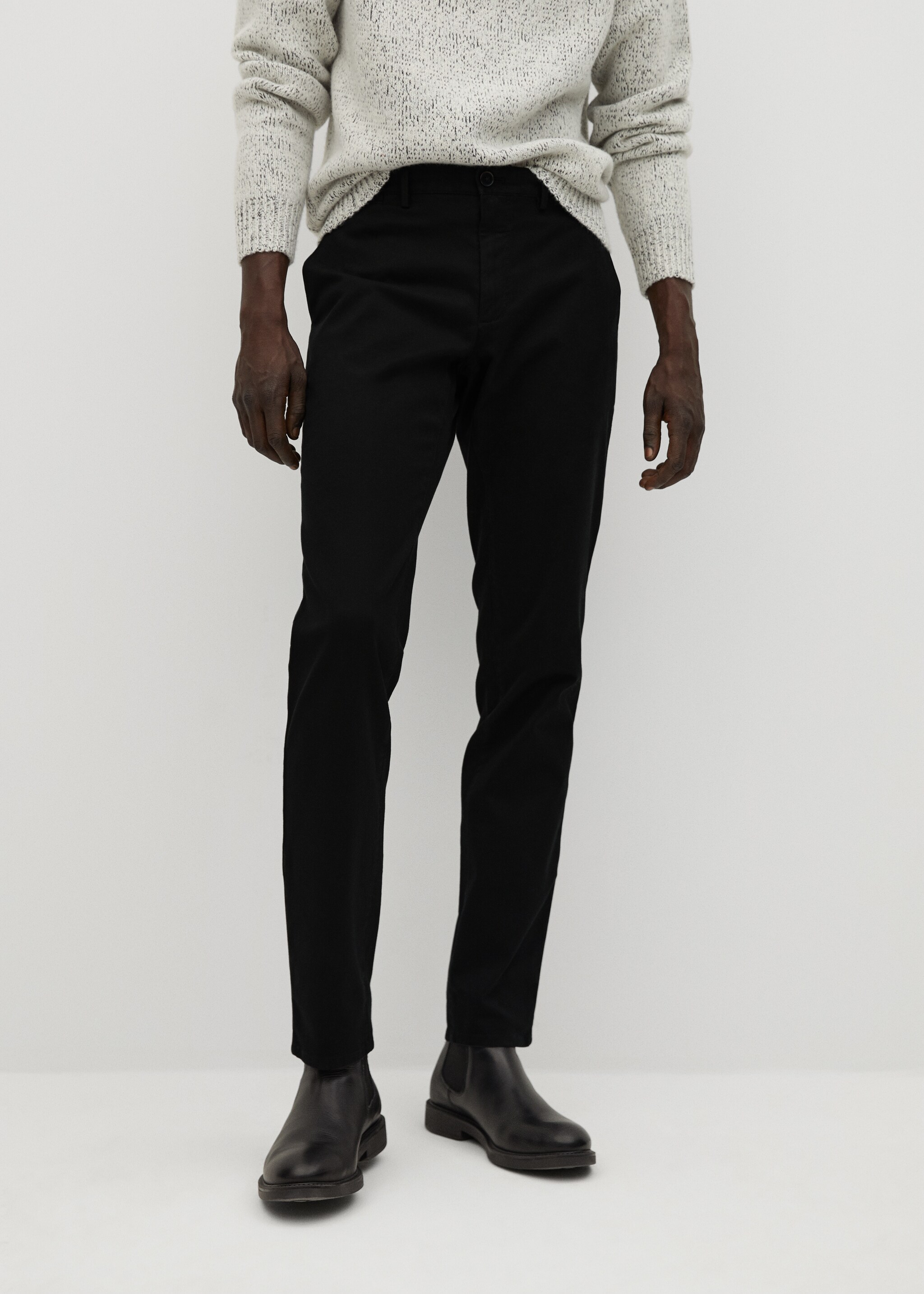 Pantalón chino slim fit premium - Plano medio