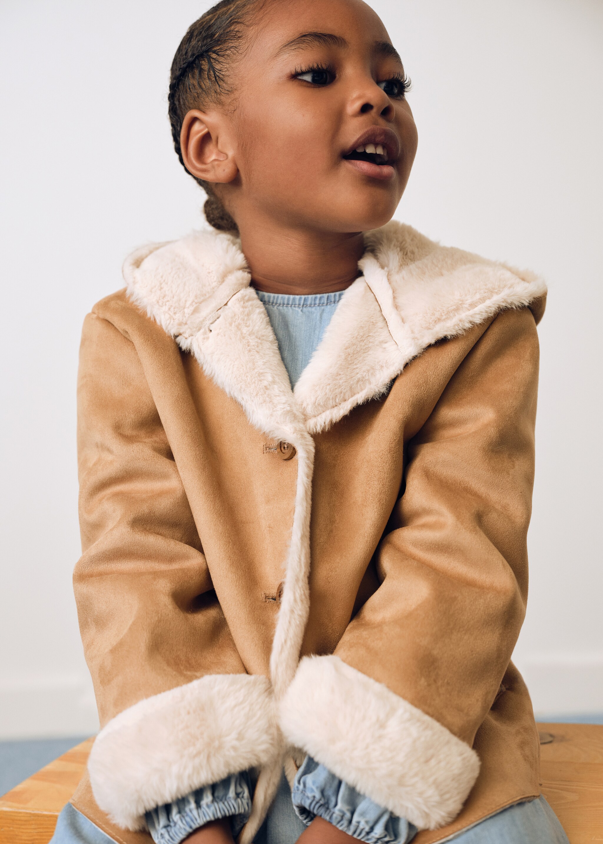 Fur-effect inner coat - Details of the article 5, Brown. Ref: 77085967-00.