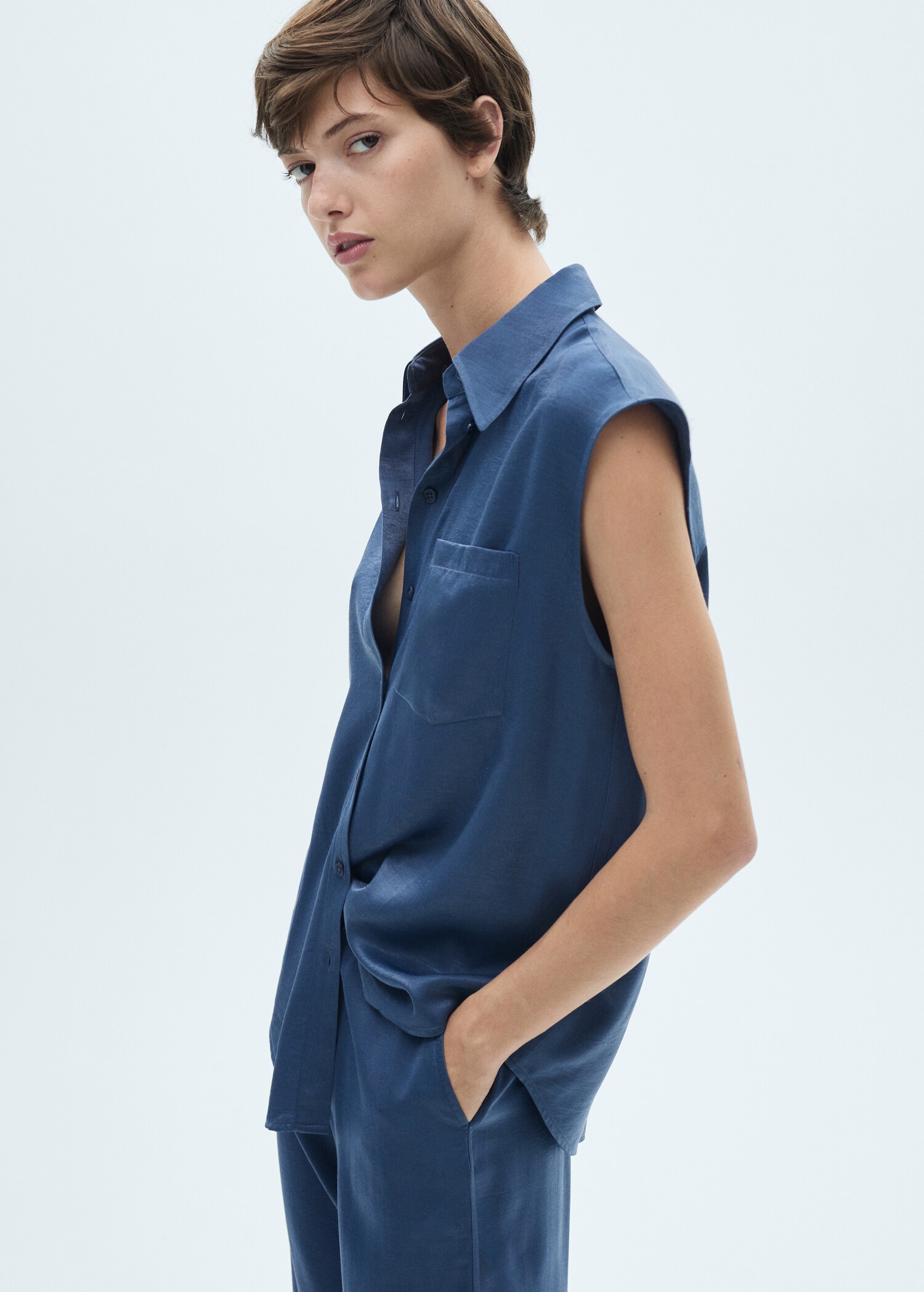 Satin shirt with bow - Medium plane