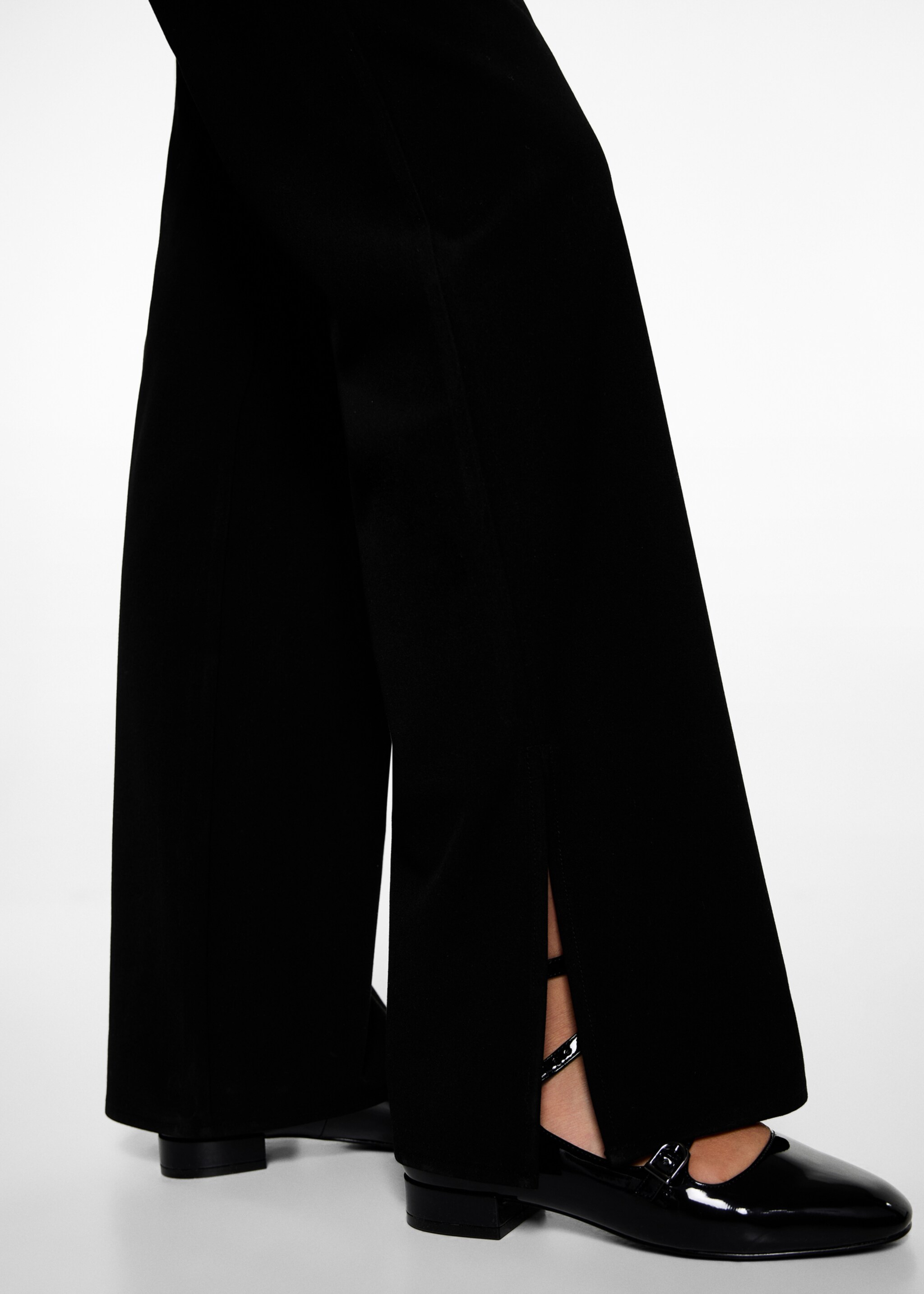 Side slit suit pants - Details of the article 2, Black. Ref: 77085999-00.