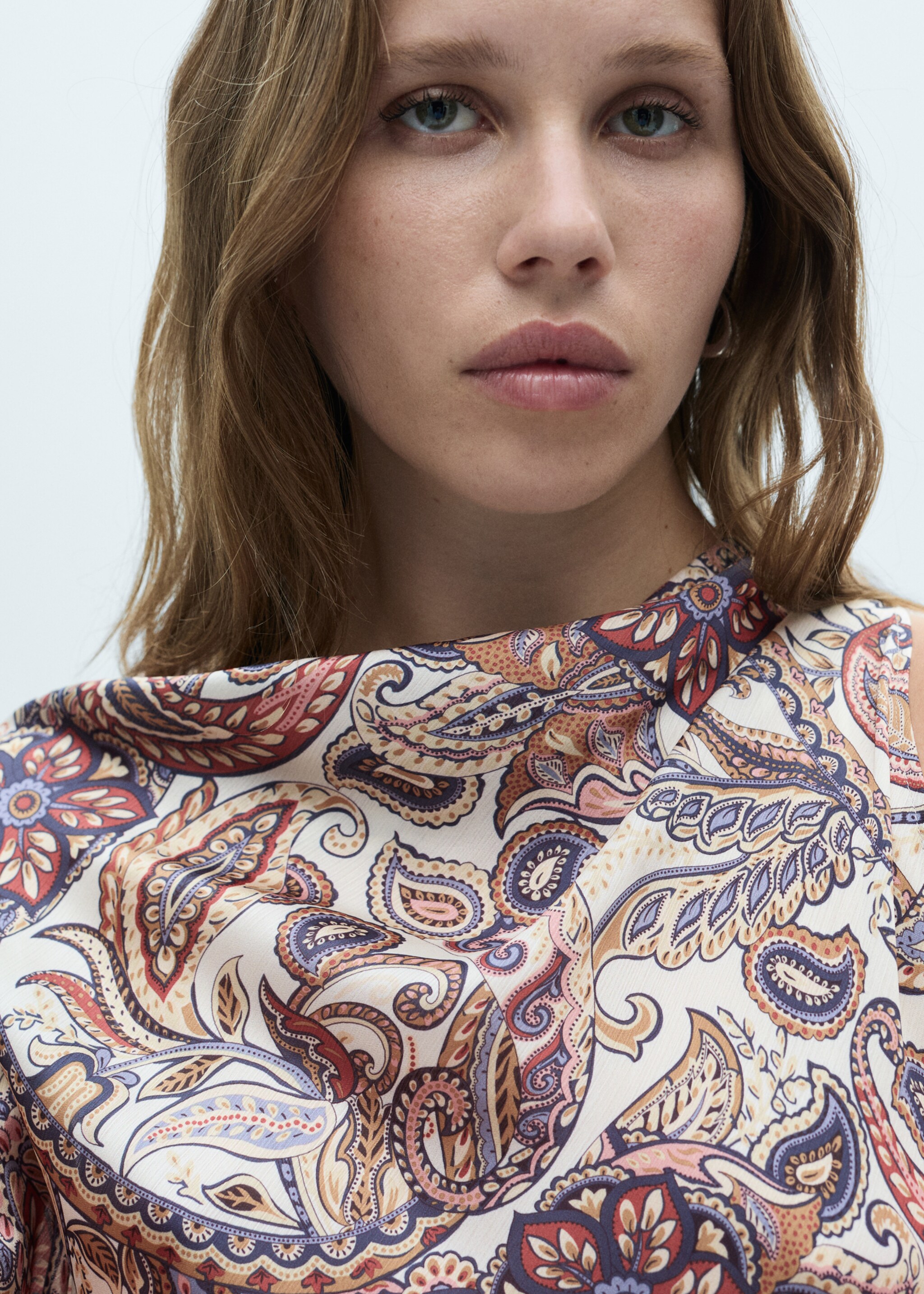 Satin print blouse - Details of the article 1, Off White. Ref: 77086005-00.