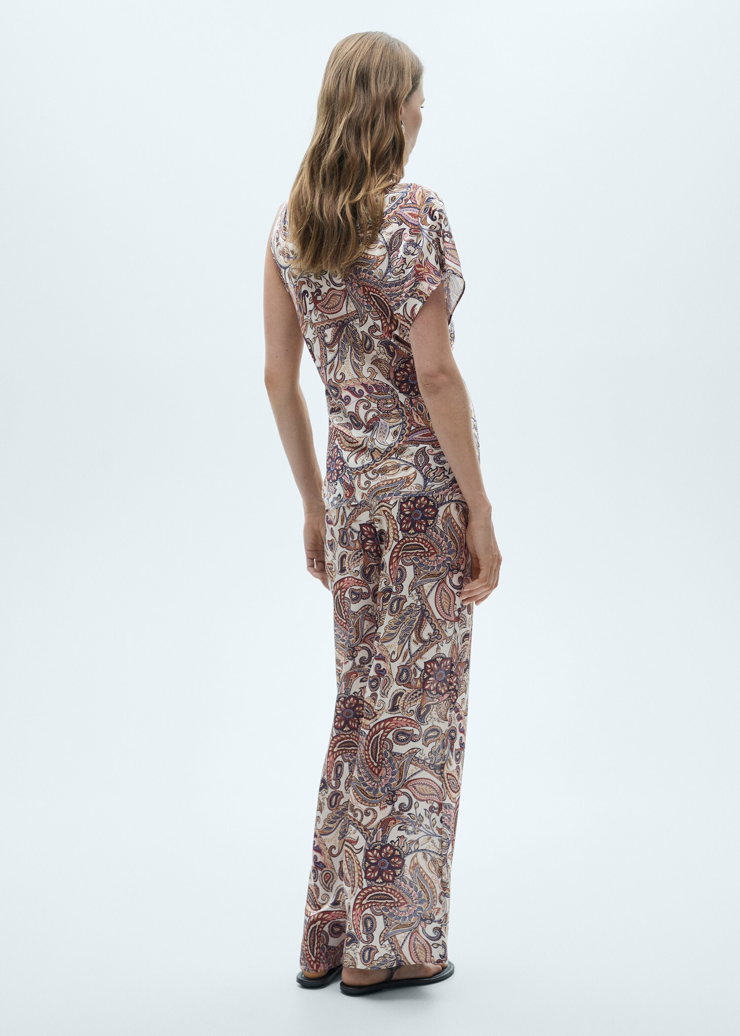 Blusa satinada estampada - Reverso del artículo