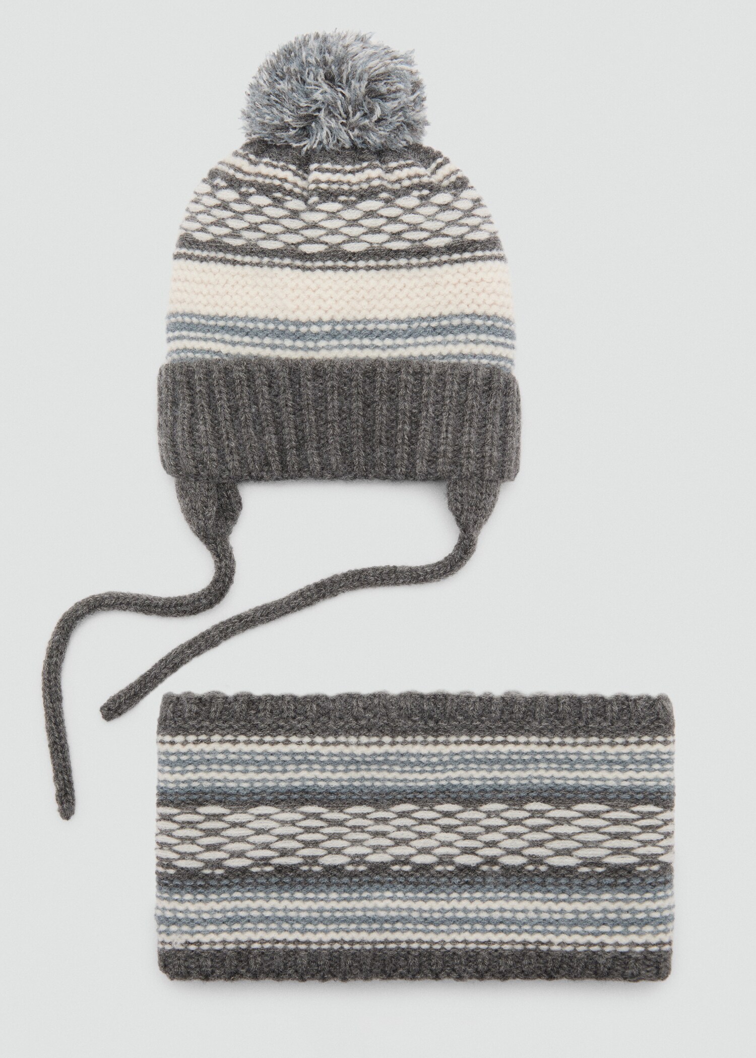 Gorro punto tricolor pompón - Plano medio