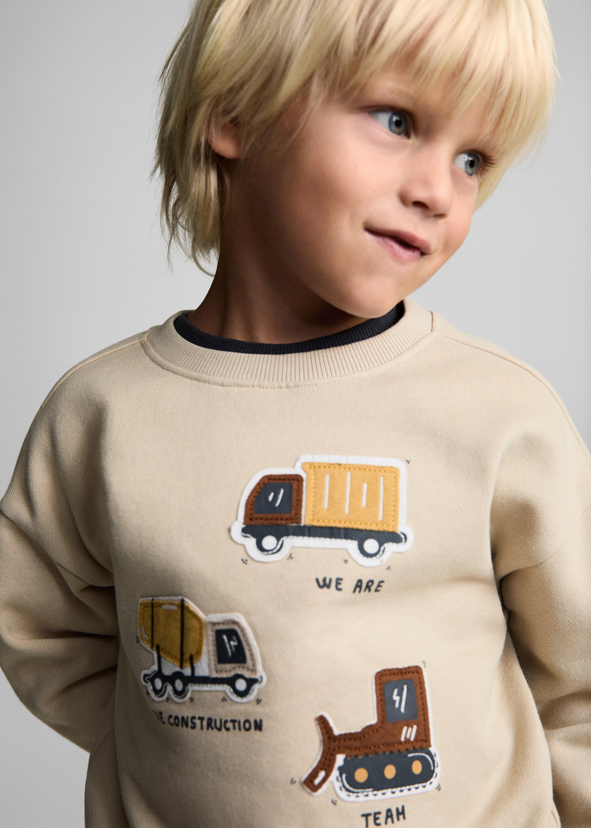 Path print sweatshirt - Details of the article 1, Sand. Ref: 77086735-00.