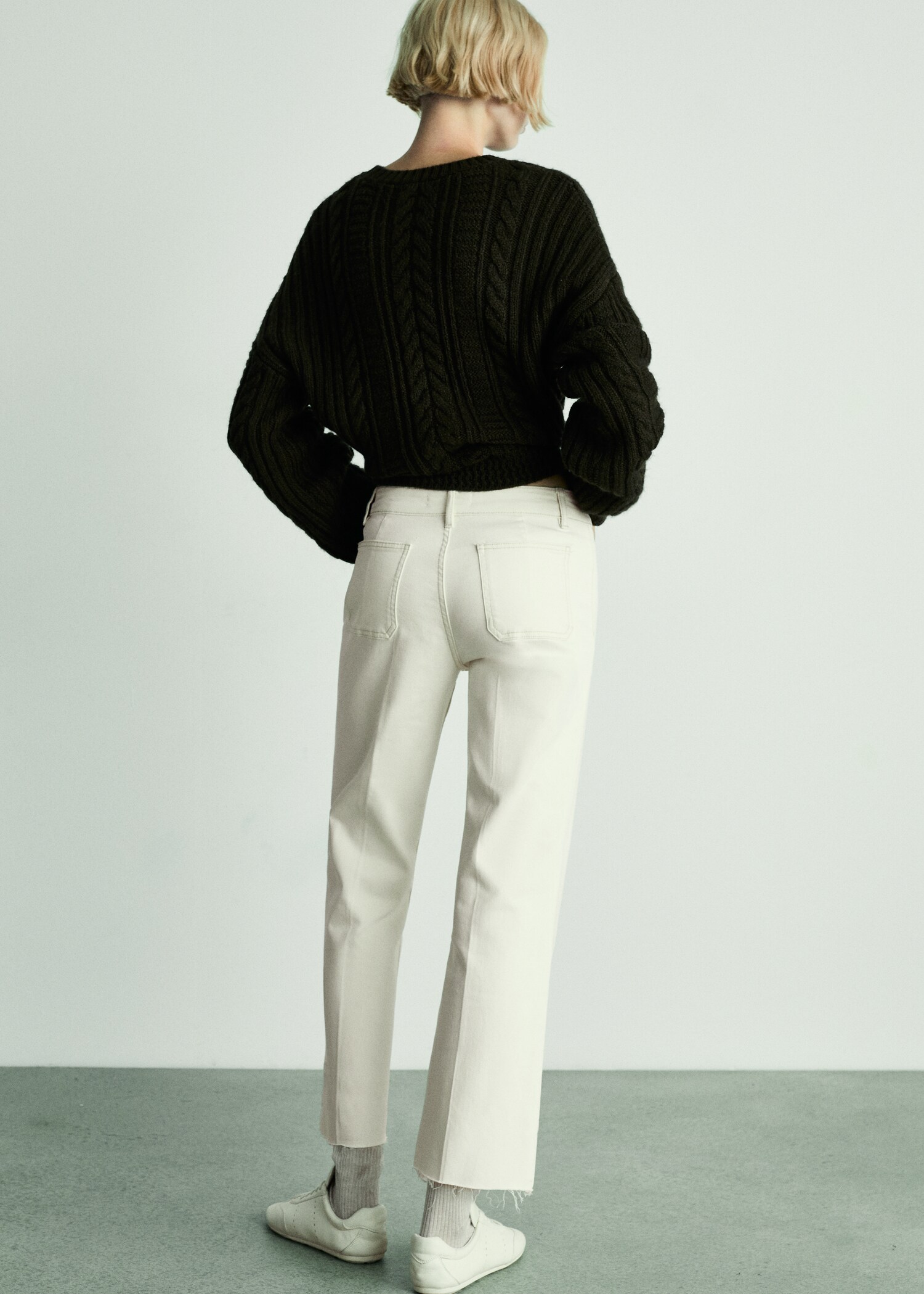 Flared cropped jeans with pockets - Reverse of the article