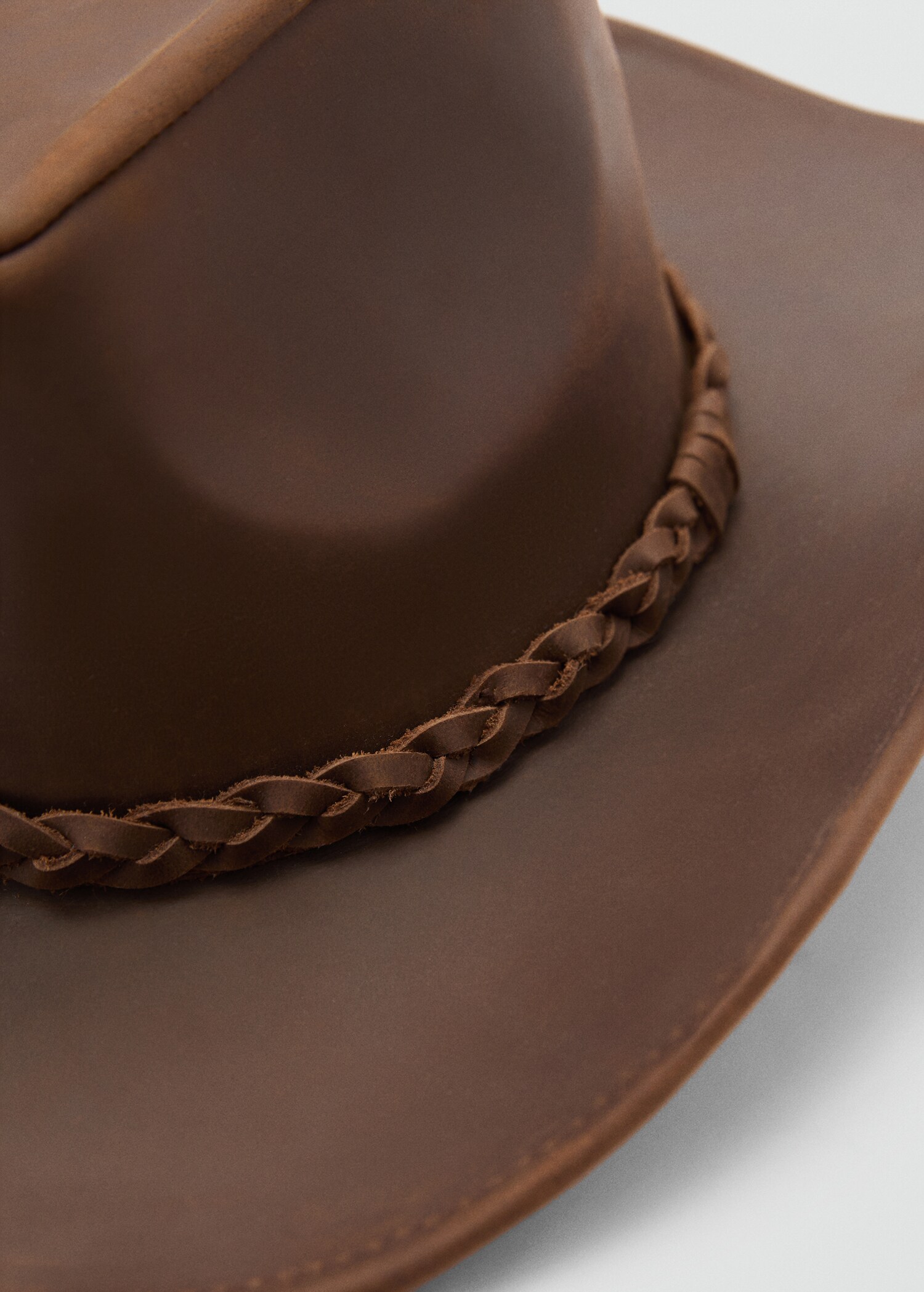 Leather hat with braided detail - Details of the article 1