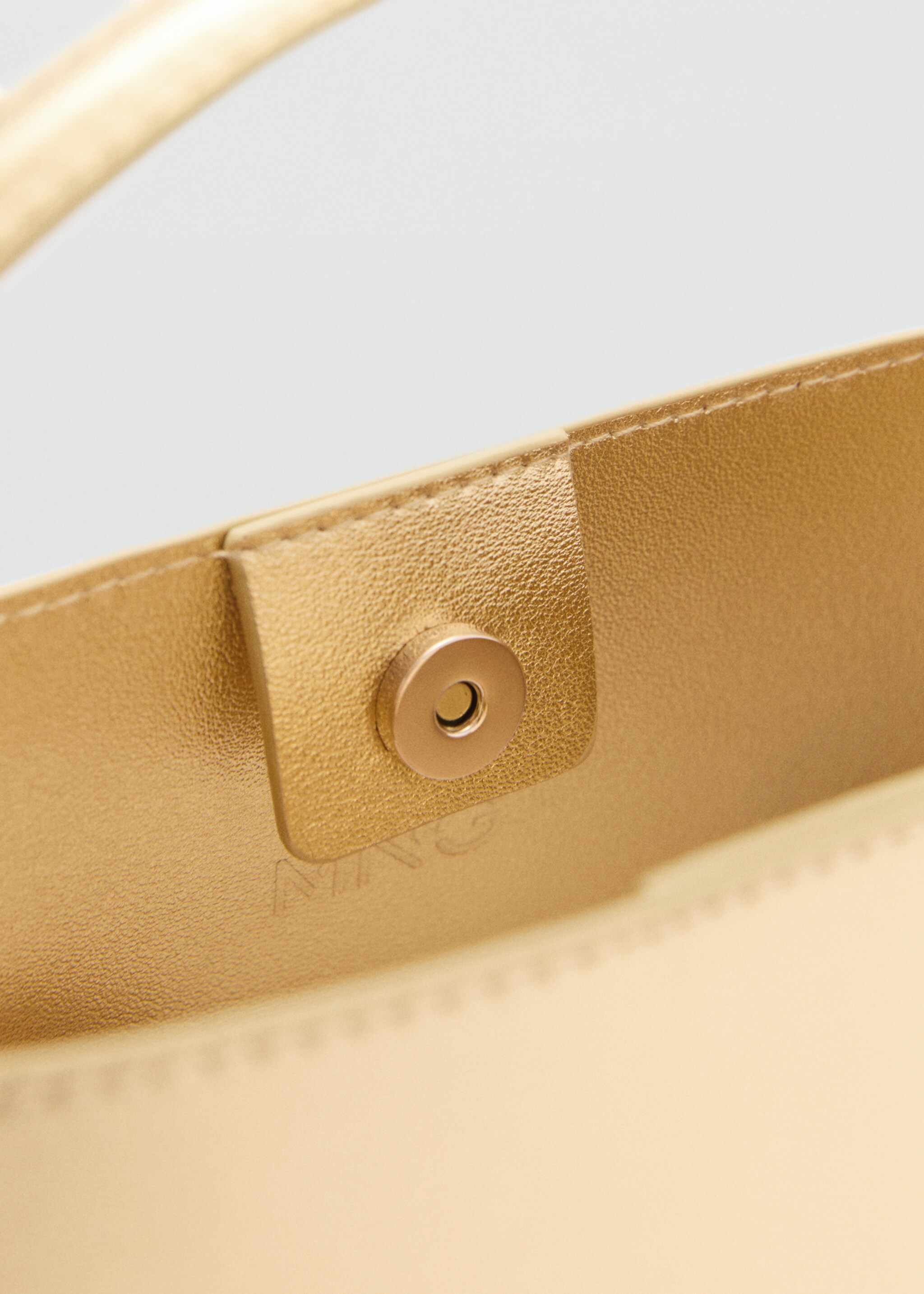 Metallic mini-shopper bag - Details of the article 2, Gold. Ref: 77086745-00.