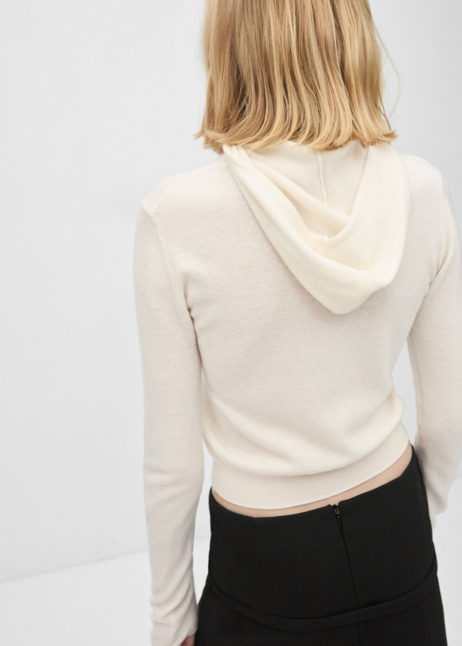 Tröja 100 % ull huva - Artikelns baksida