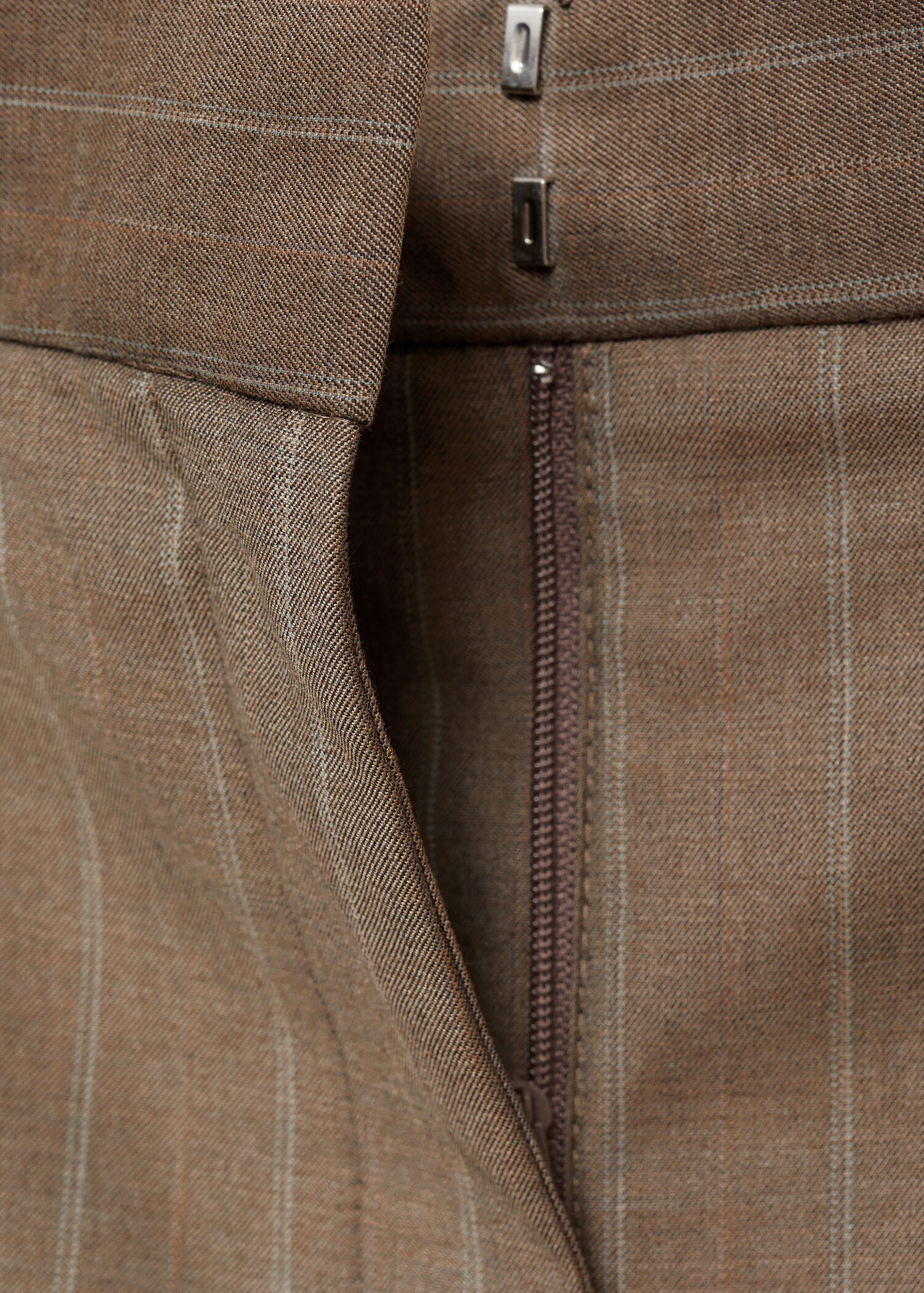 Pantalons flare ratlla diplomàtica - Detall de l'article 8