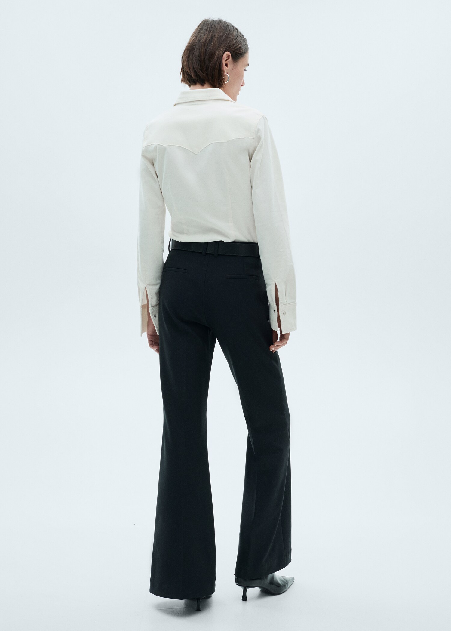 Micro-corduroy shirt with pockets - Reverse of the article