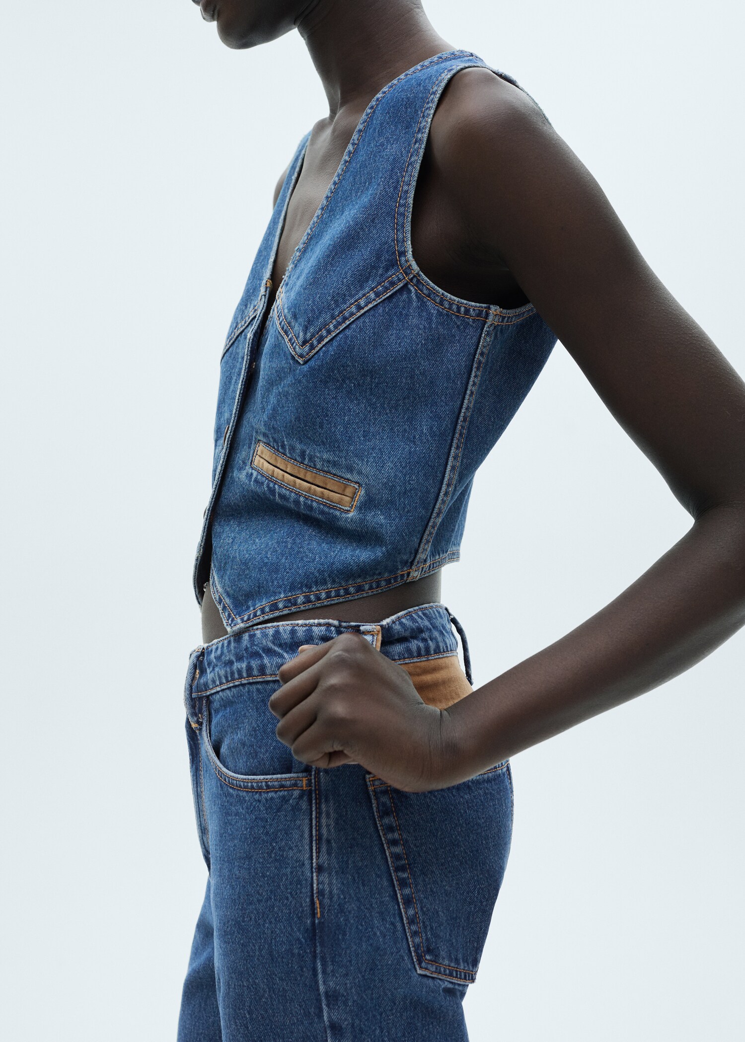 Jeansweste mit Kontrastdetails - Detail des Artikels 6