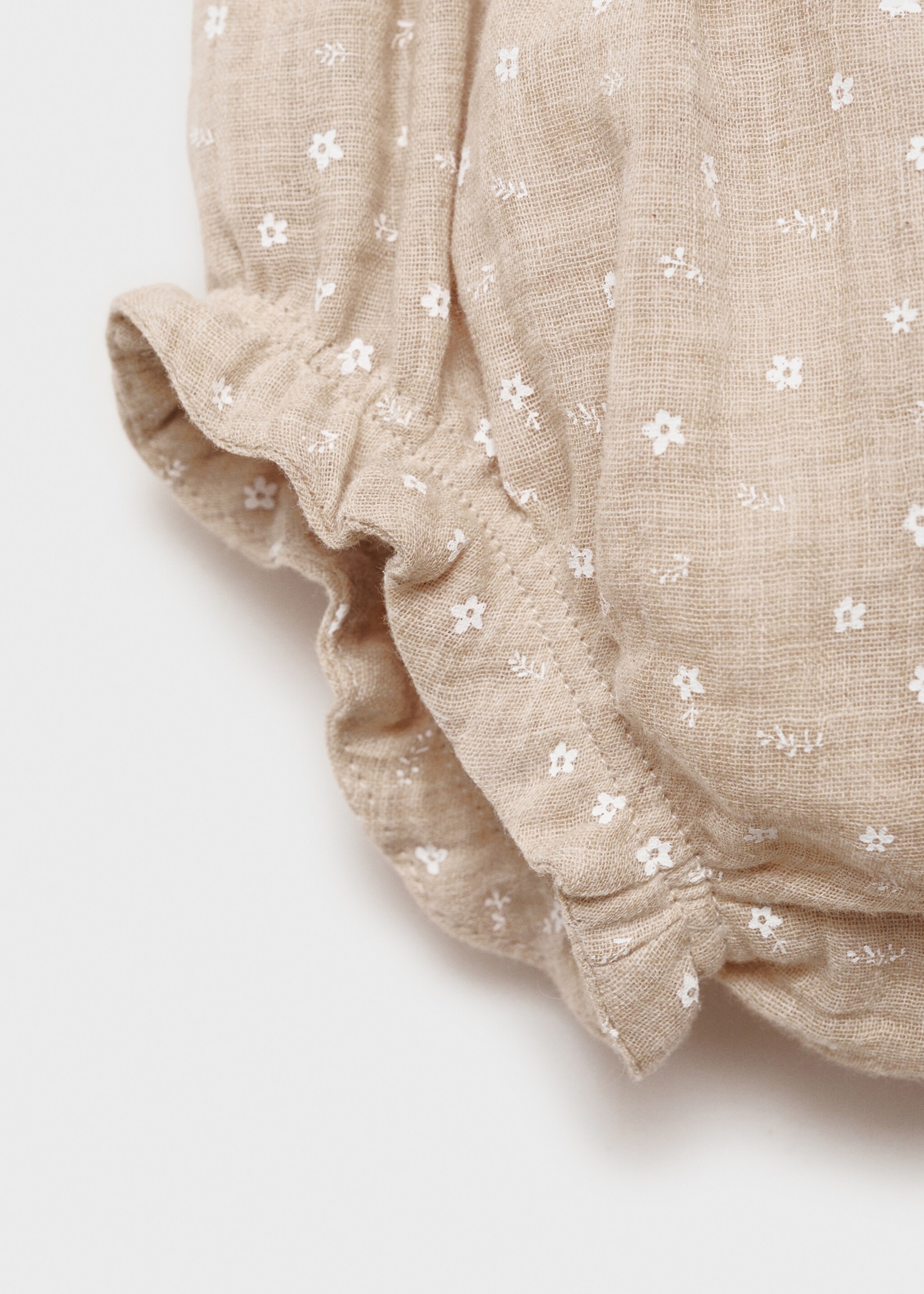Floral-print shorts - Details of the article 0, Sand. Ref: 77087127-00.
