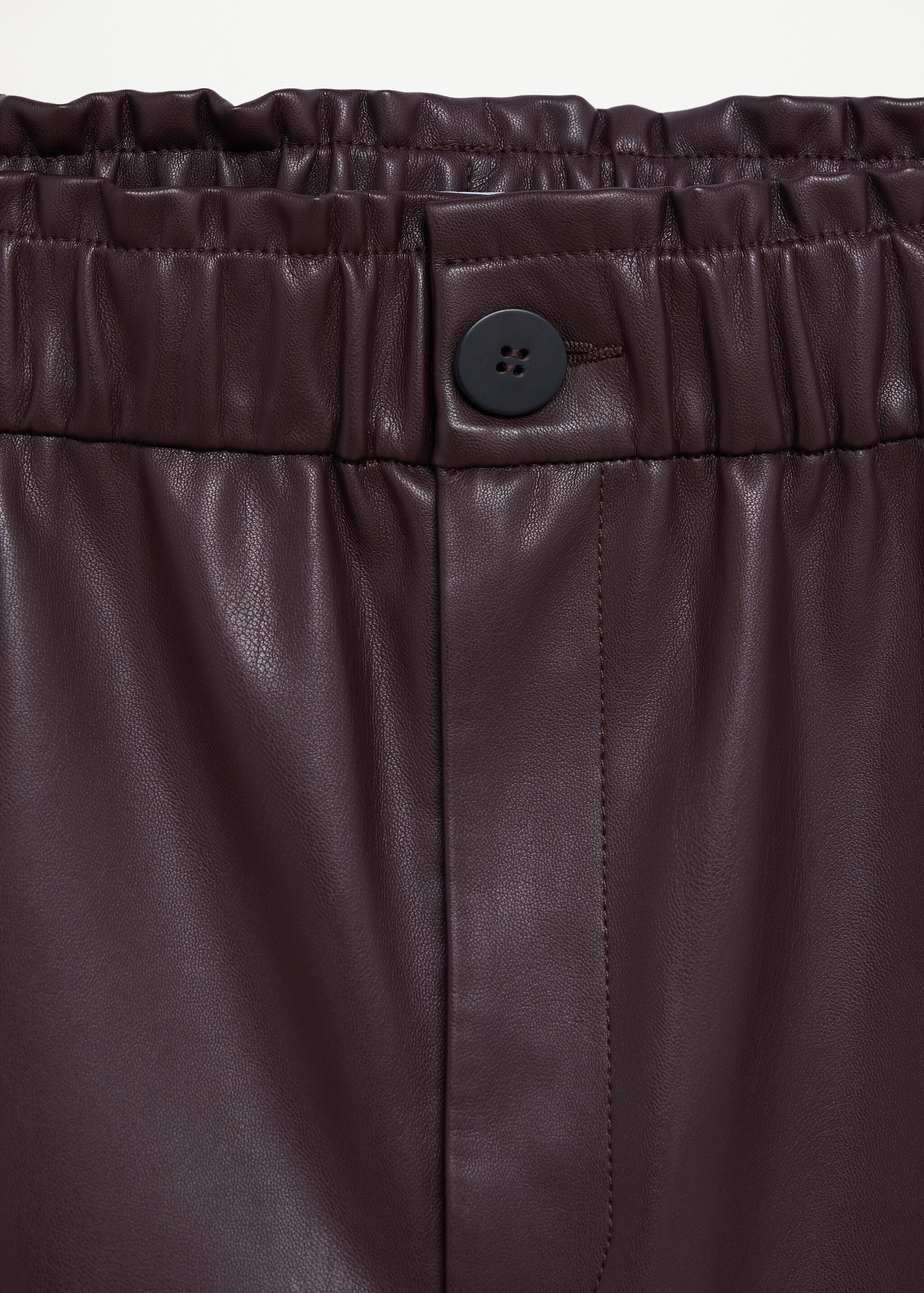 Leather-effect slouchy trousers - Details of the article 8