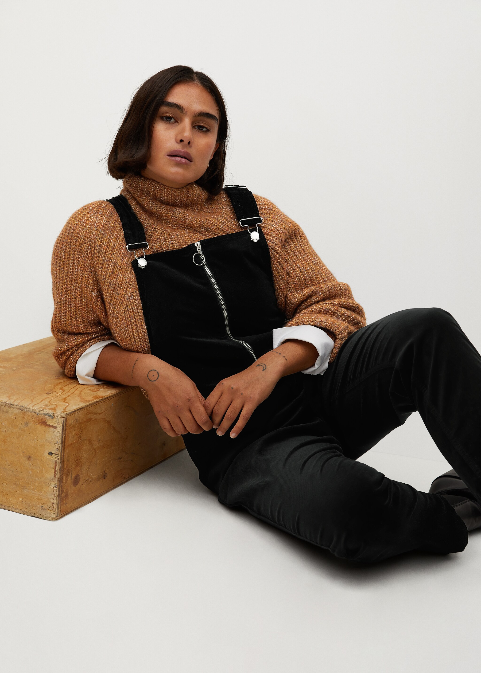 Long corduroy dungarees - Details of the article 4