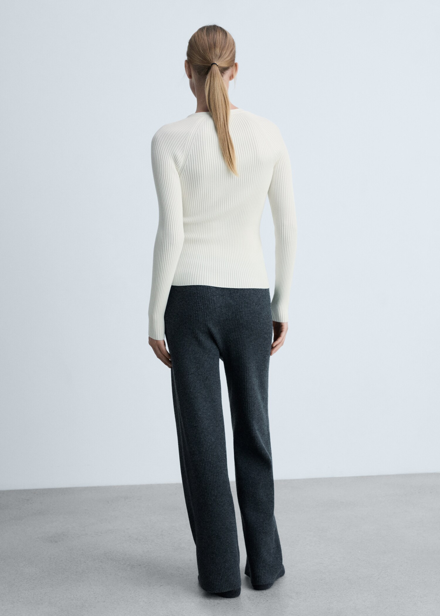 Ribbed t-shirt - Reverse of the article