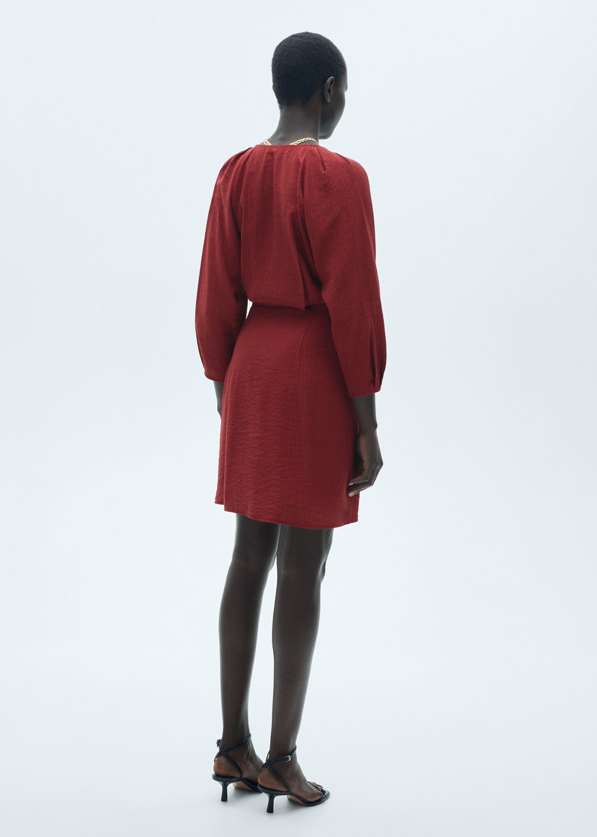 Robe courte texturée - Verso de l’article, Grenat. Ref: 77087645-00.