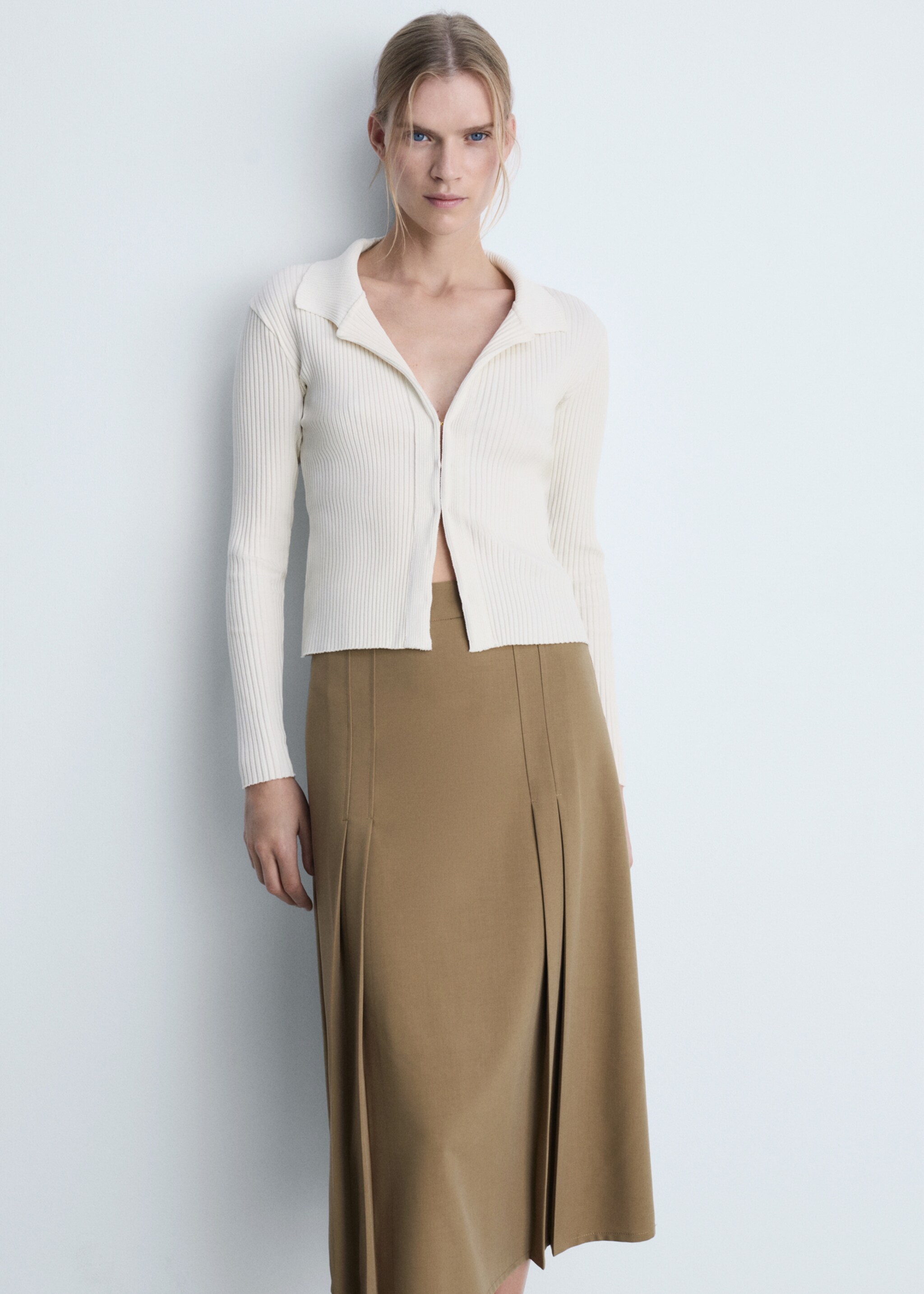 Check suit skirt - Details of the article 2, Khaki. Ref: 77087647-00.