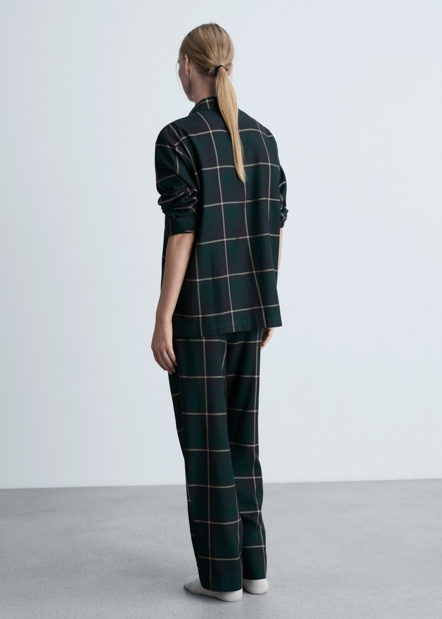 Check flannel pyjama shirt - Reverse of the article