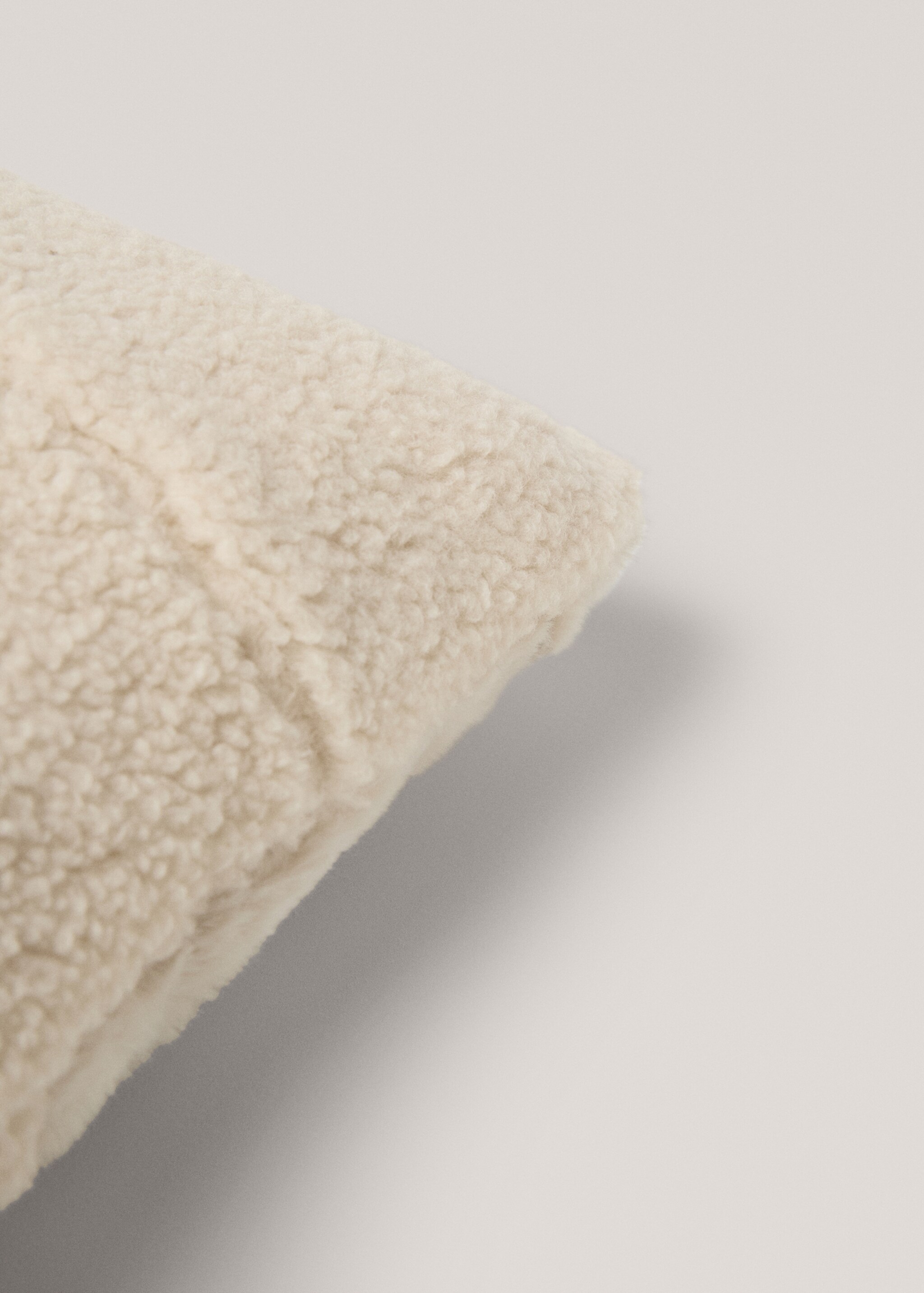 Kuddfodral med geometrisk textur - Detaljer om artikeln 3, Sand. Ref: 77087649-00.