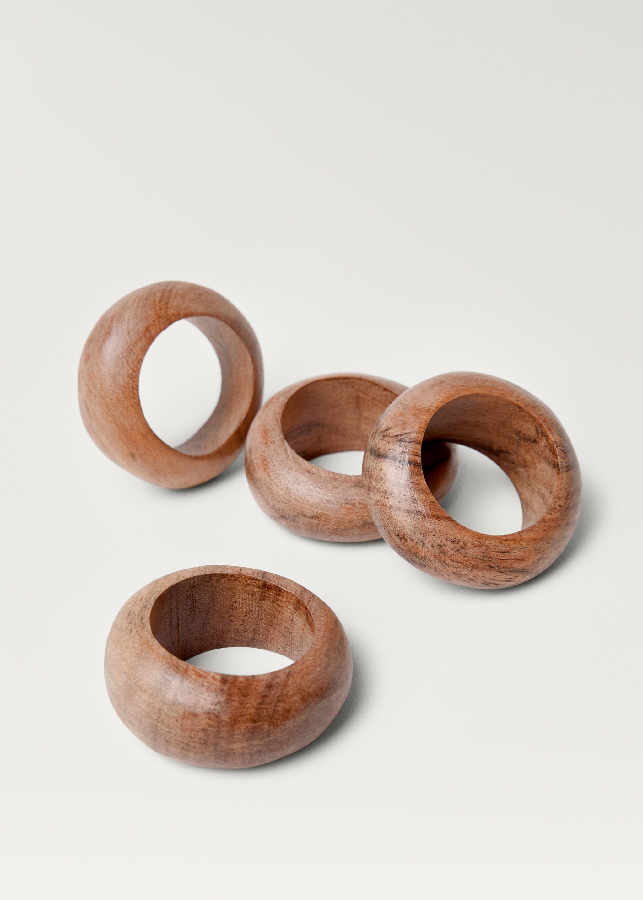 Serviettenring aus 100 % Akazienholz - Detail des Artikels 1, Braun. Ref: 77087659-00.