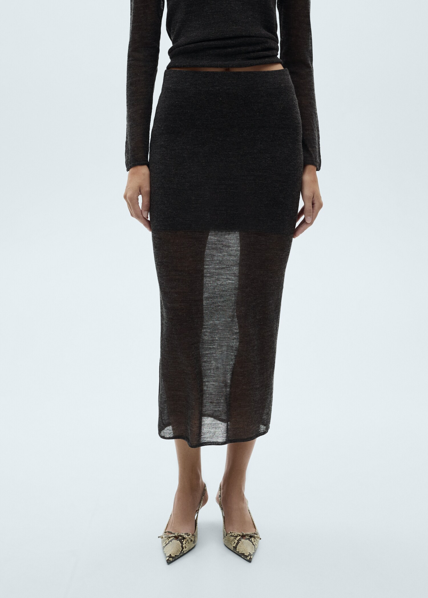 Semi-transparent knitted skirt - Medium plane
