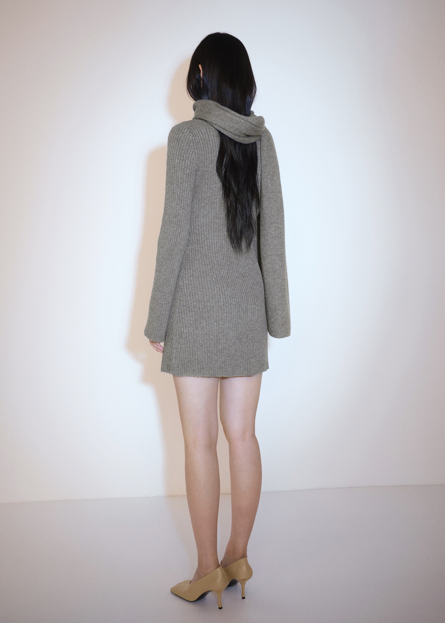 Ribbed short dress - Reverse of the article