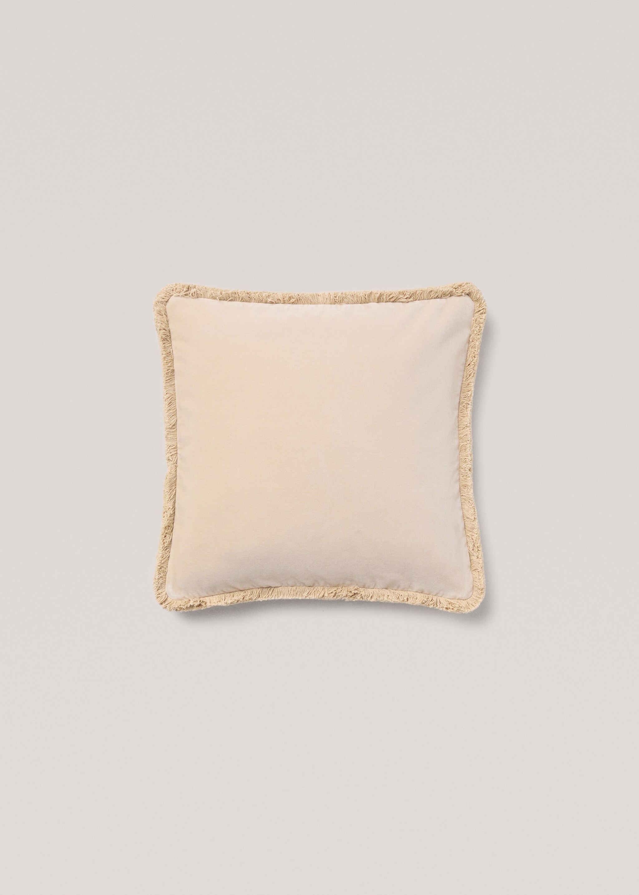 Kuddfodral i fransad sammet 45x45 cm - Artikel utan modell, Sand. Ref: 77087669-00.