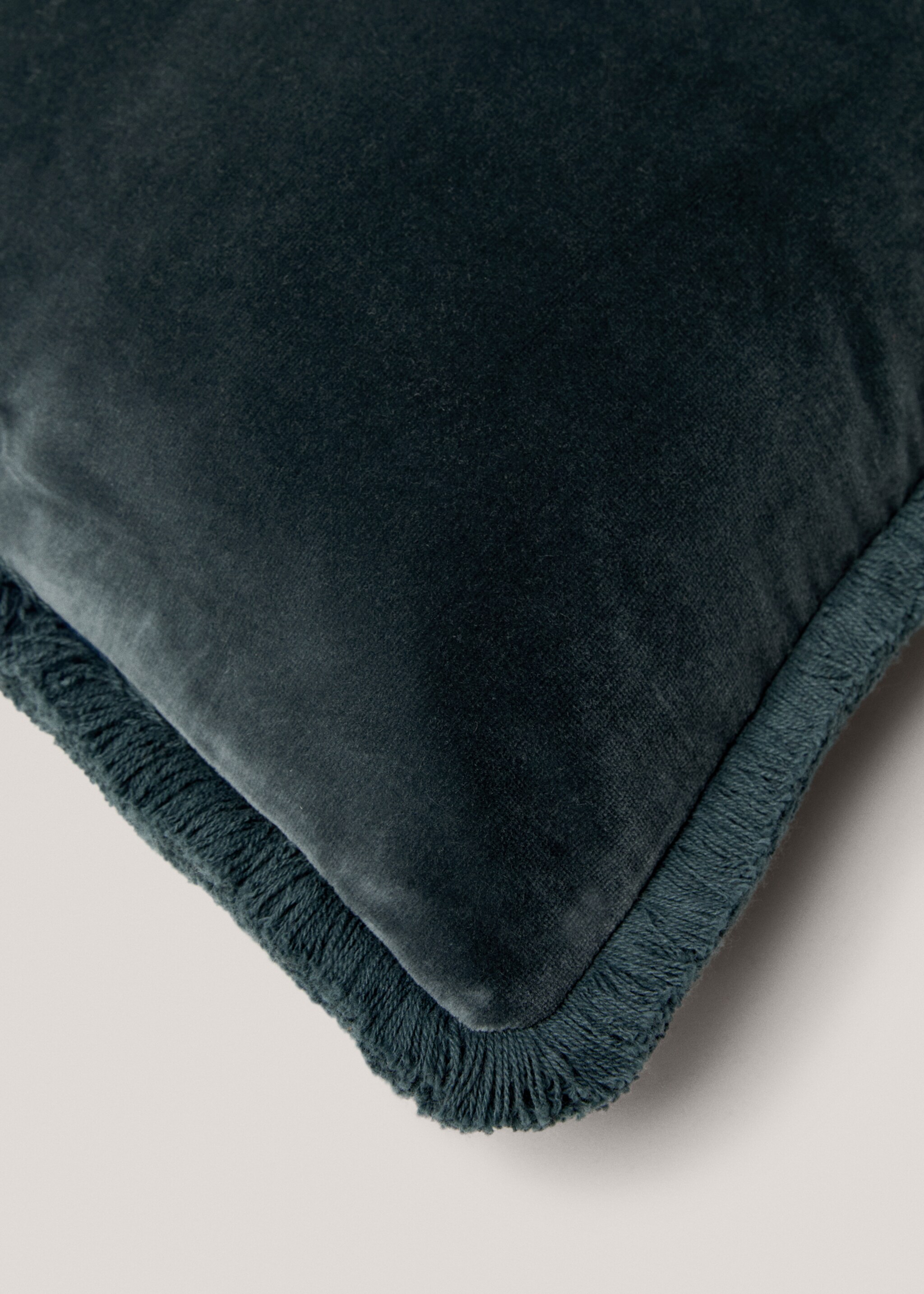 Fringed velvet cushion cover 45x45cm - Details of the article 2, Petrol Blue. Ref: 77087669-00.