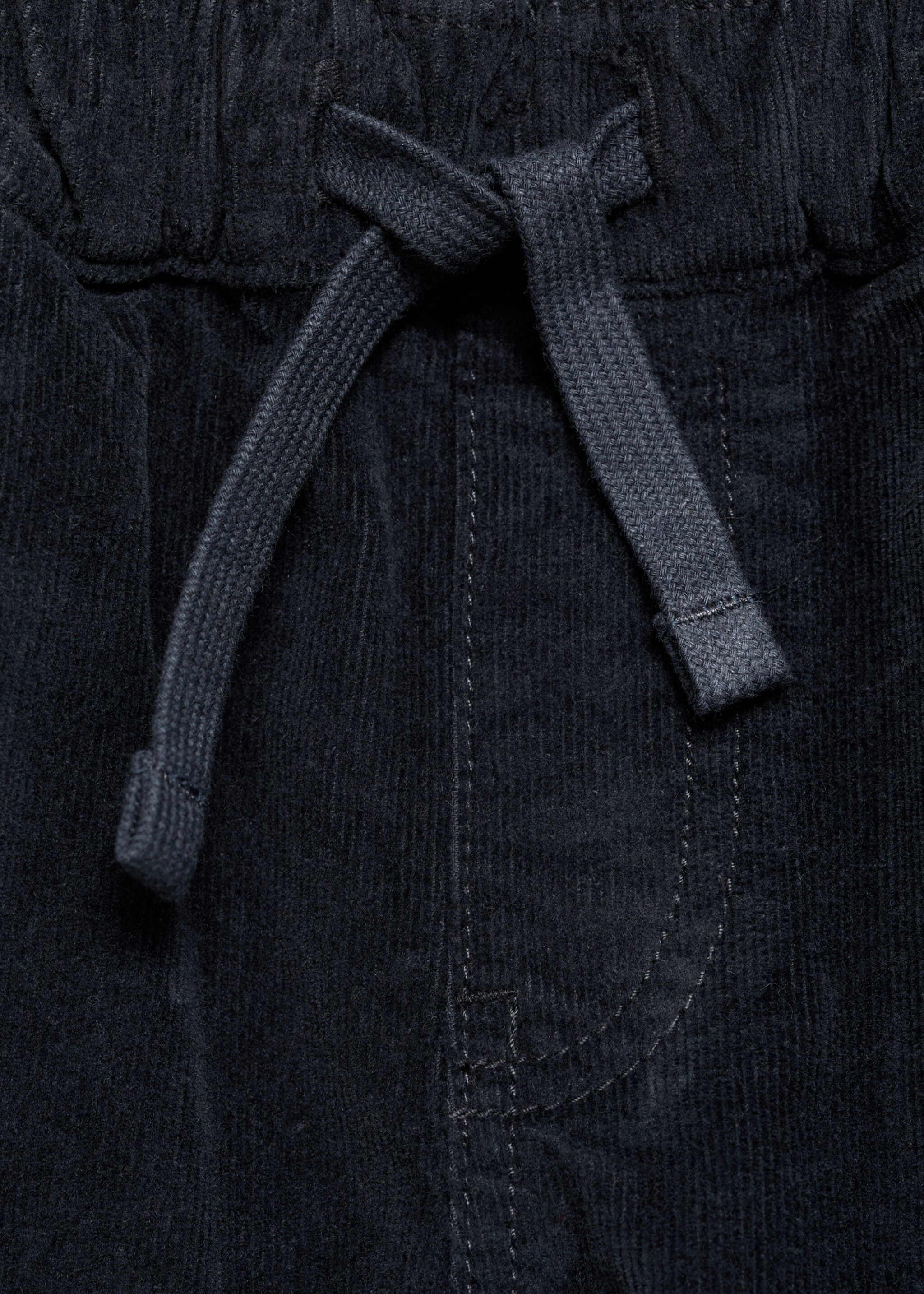 Corduroy cargo pants - Details of the article 8, Night Blue. Ref: 77087673-00.